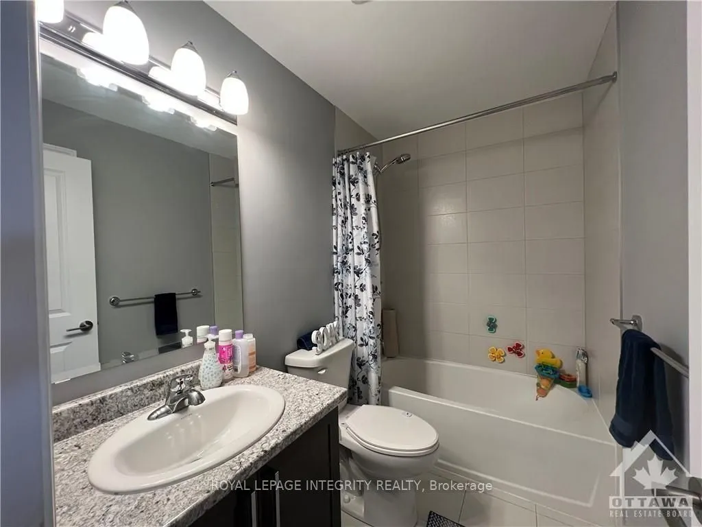 153 BANDELIER Way