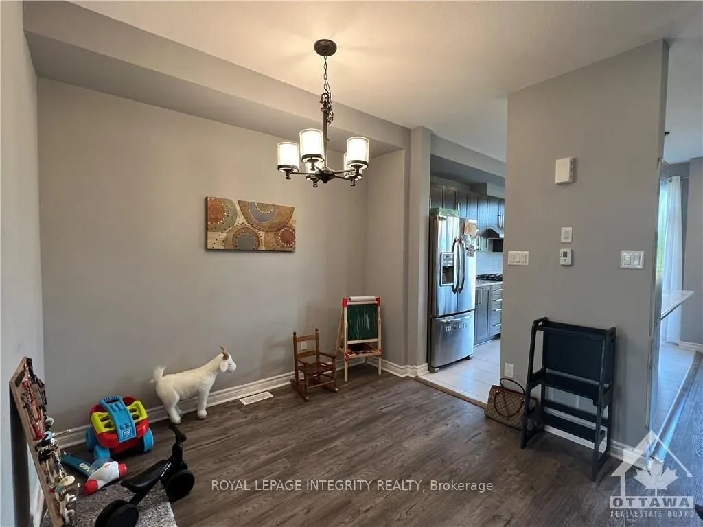 153 BANDELIER Way