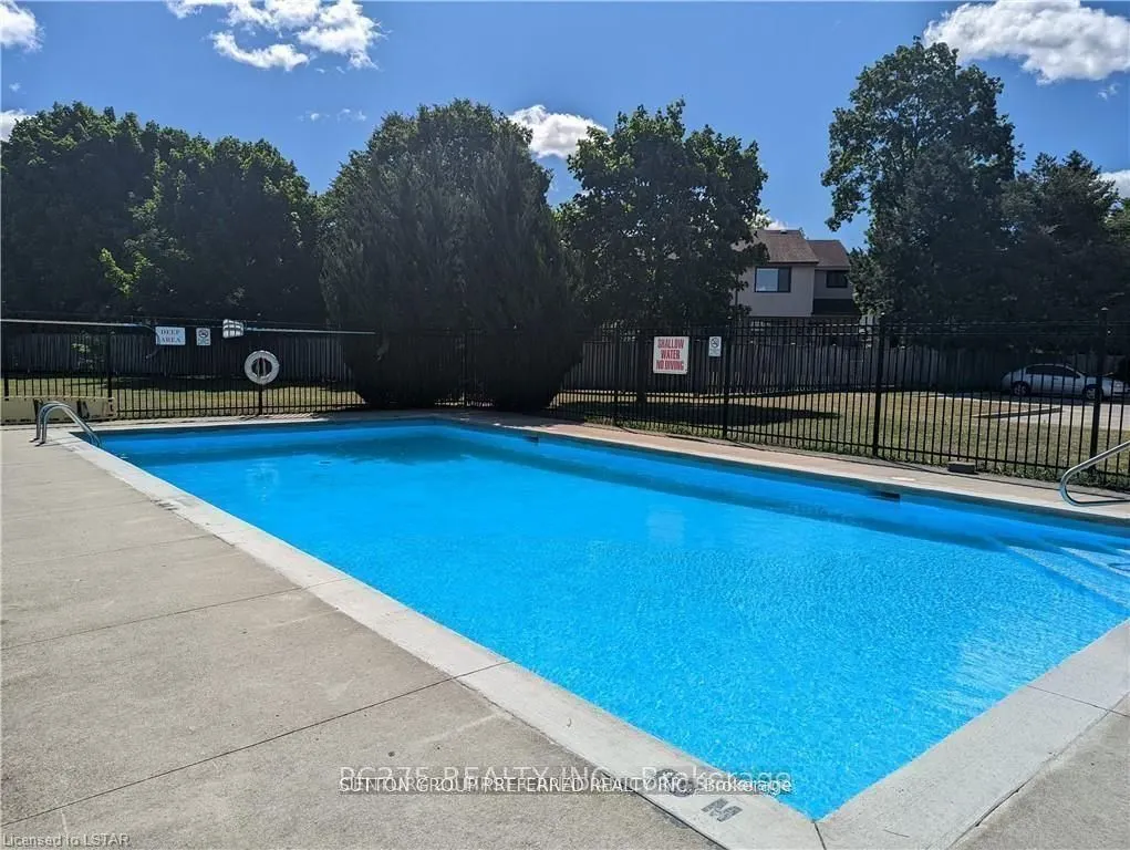 725 Deveron Crescent, #204