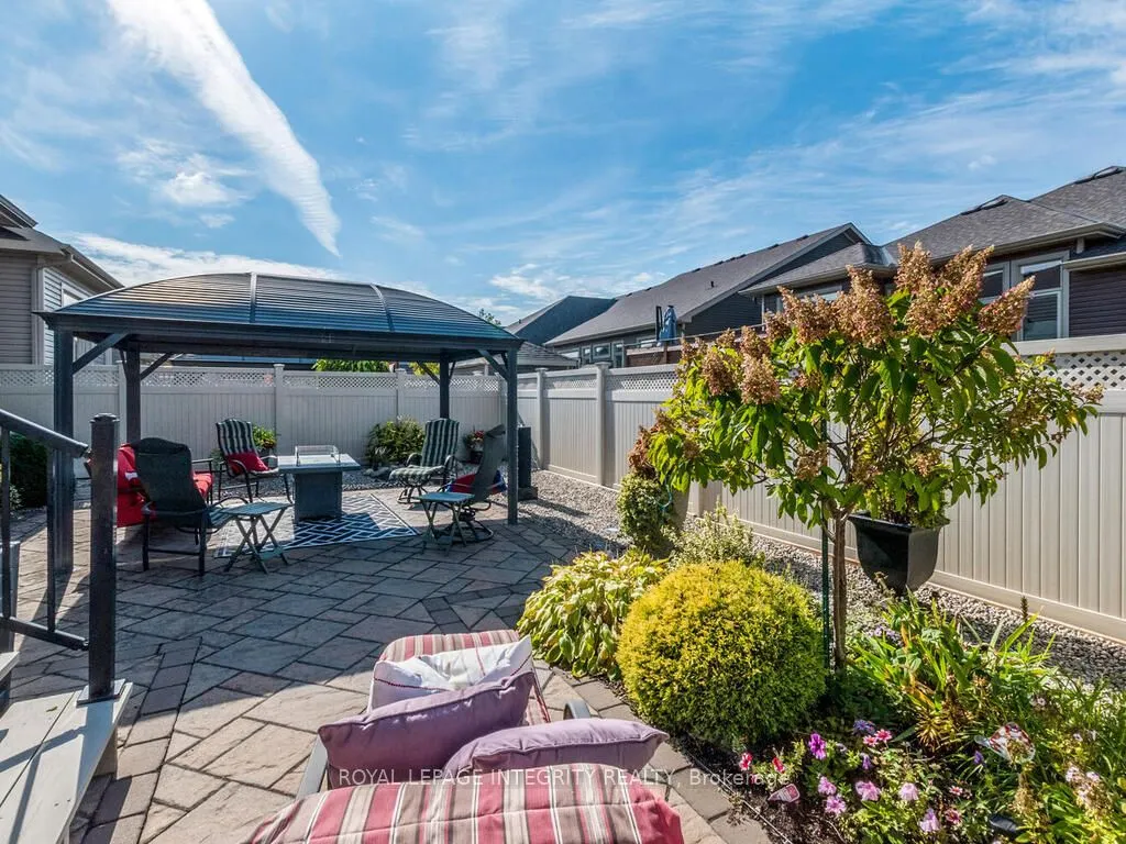 112 Elfin Grove