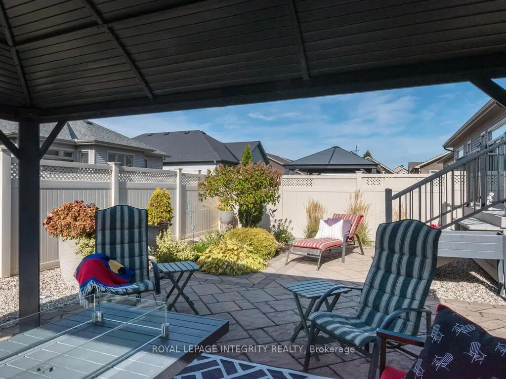 112 Elfin Grove