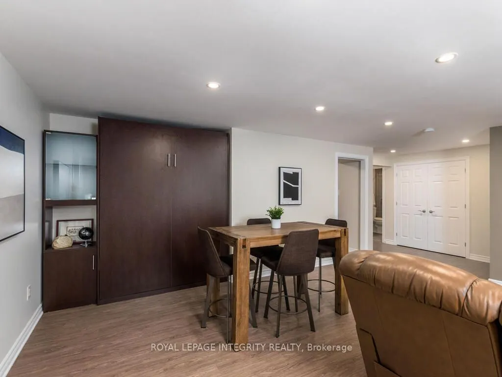 112 Elfin Grove