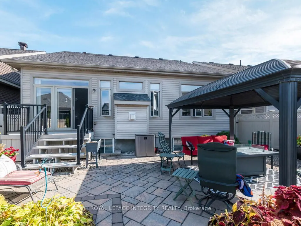 112 Elfin Grove