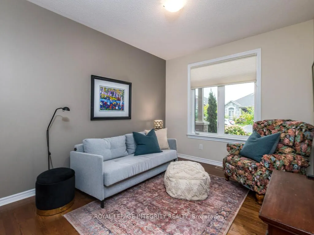 112 Elfin Grove