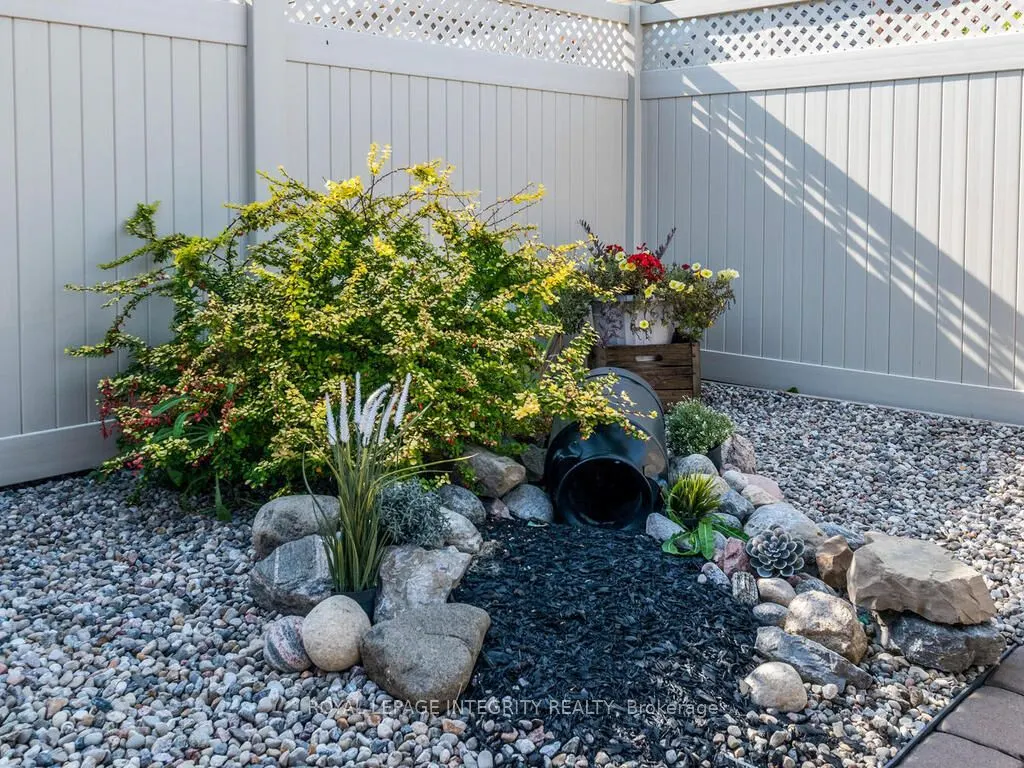 112 Elfin Grove