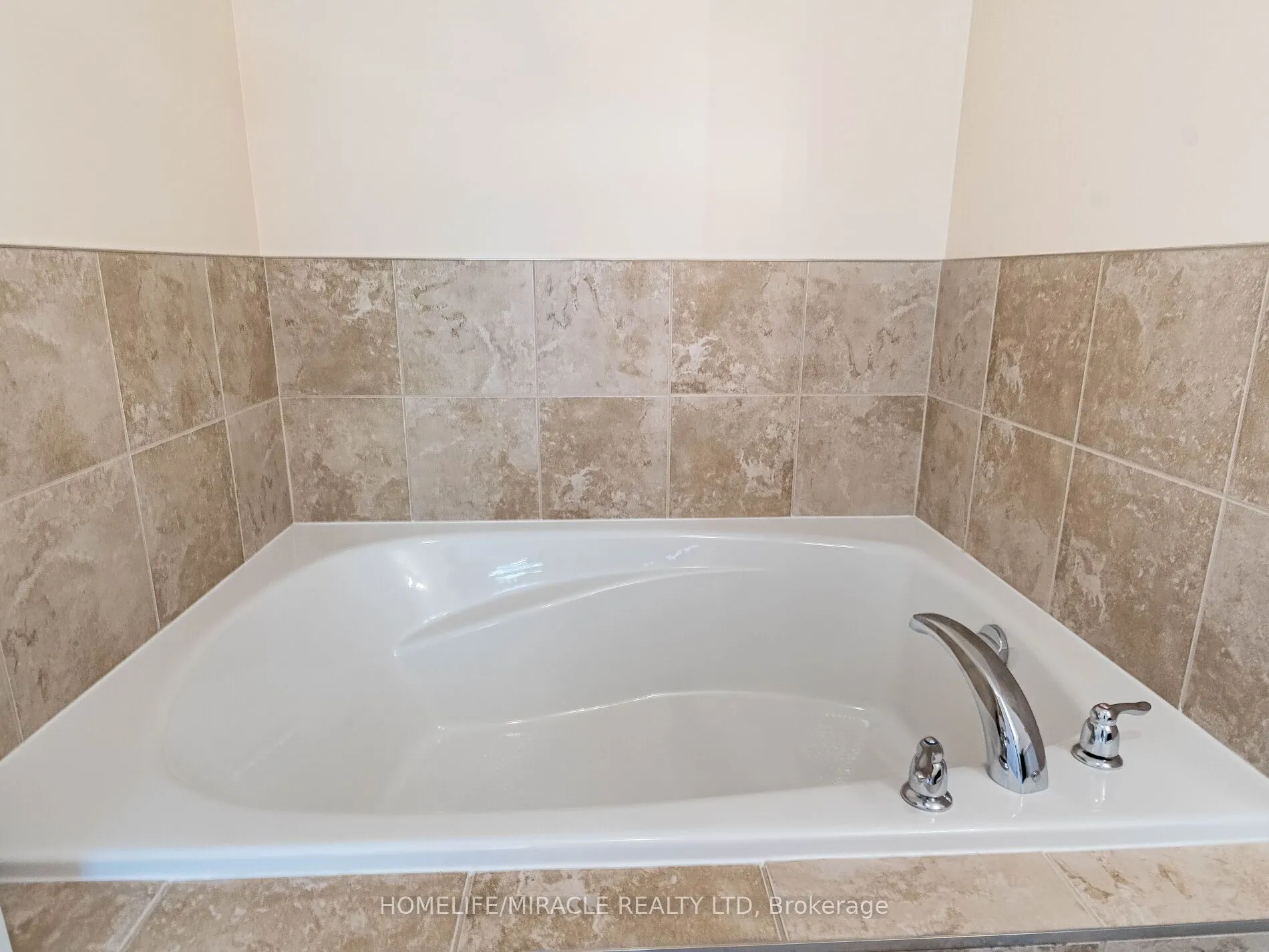 1035 Victoria Road S, ## 143