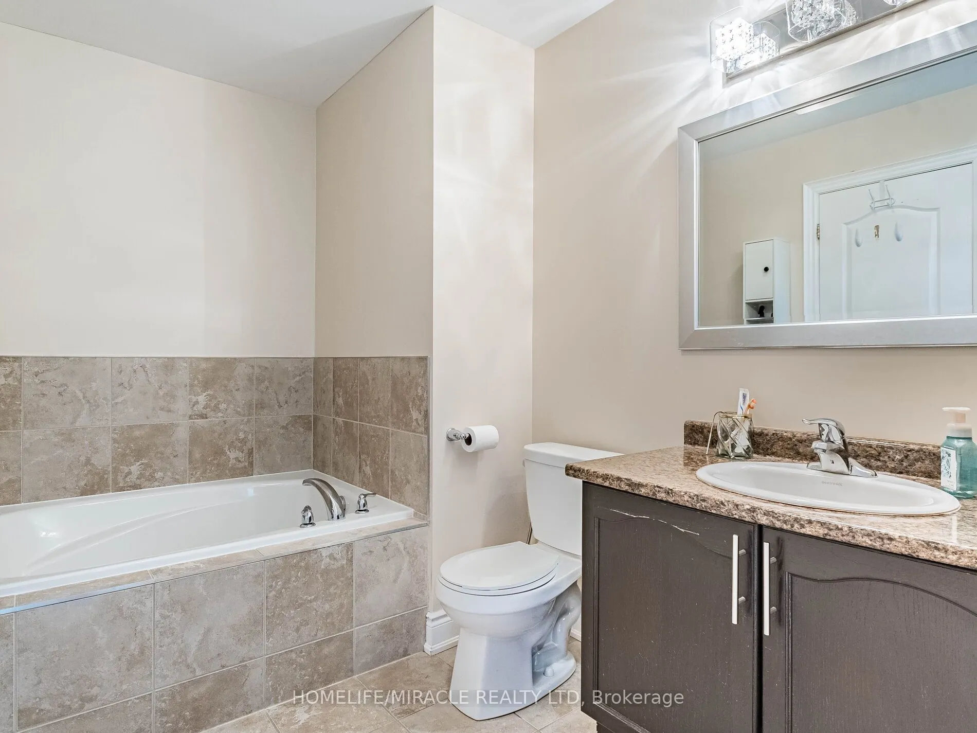 1035 Victoria Road S, ## 143