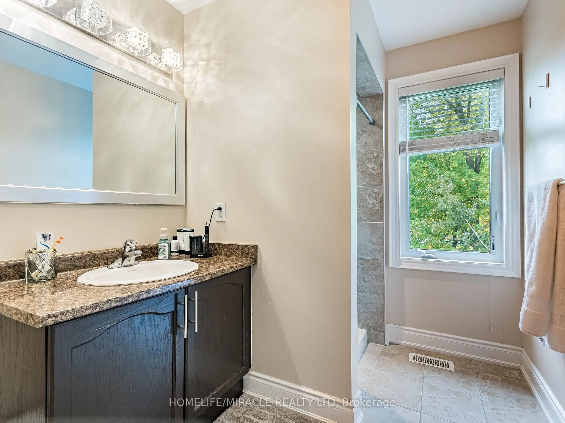 1035 Victoria Road S, ## 143