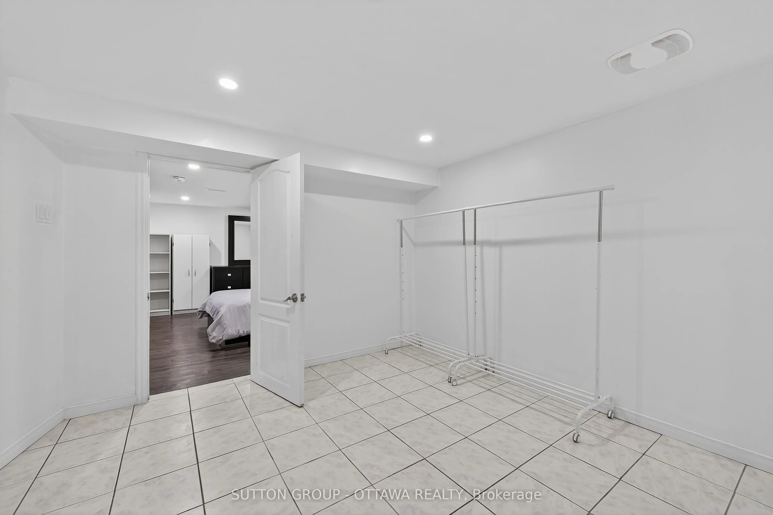 1000 Adley Road N