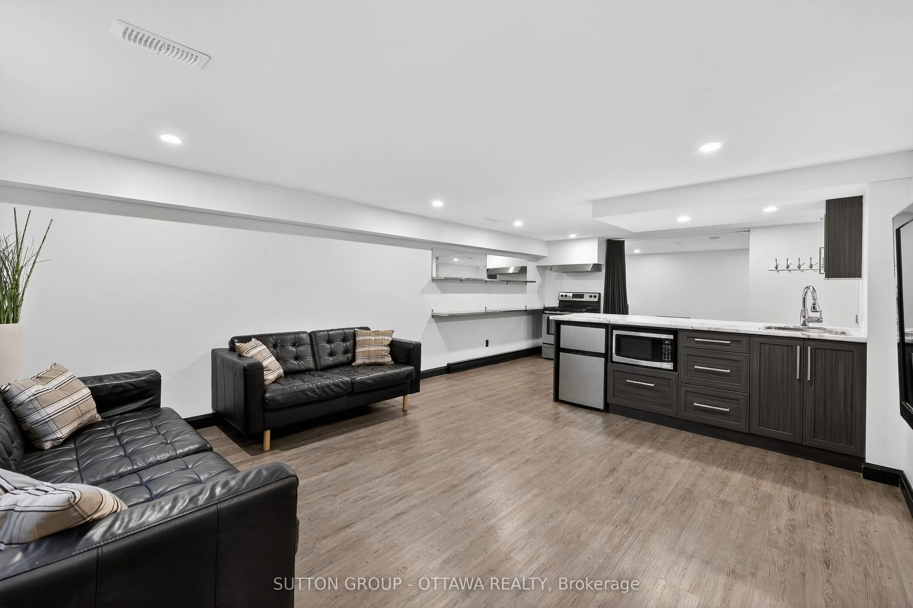 1000 Adley Road N