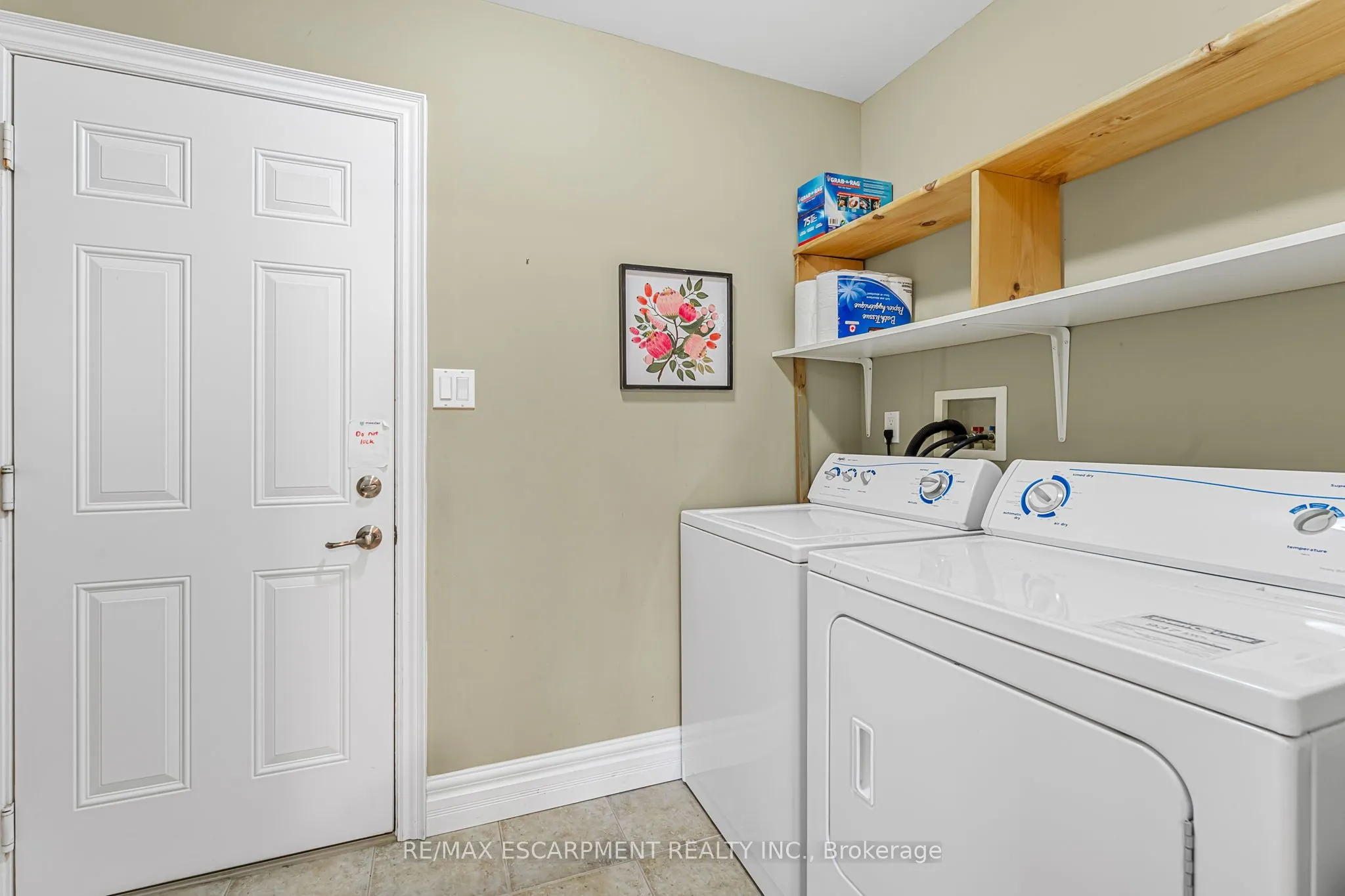 33 Sarah Crescent