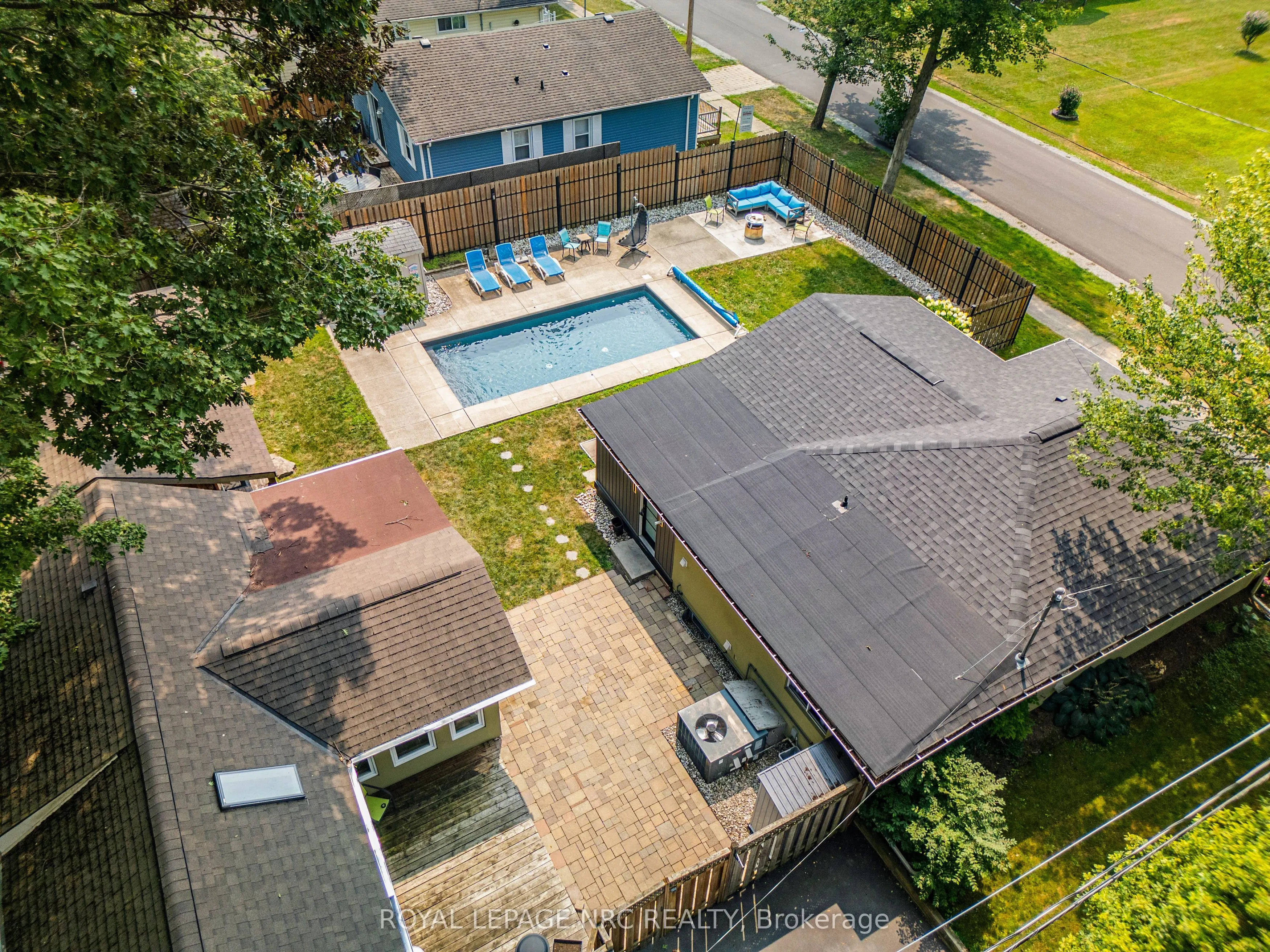 372 Lakewood Avenue