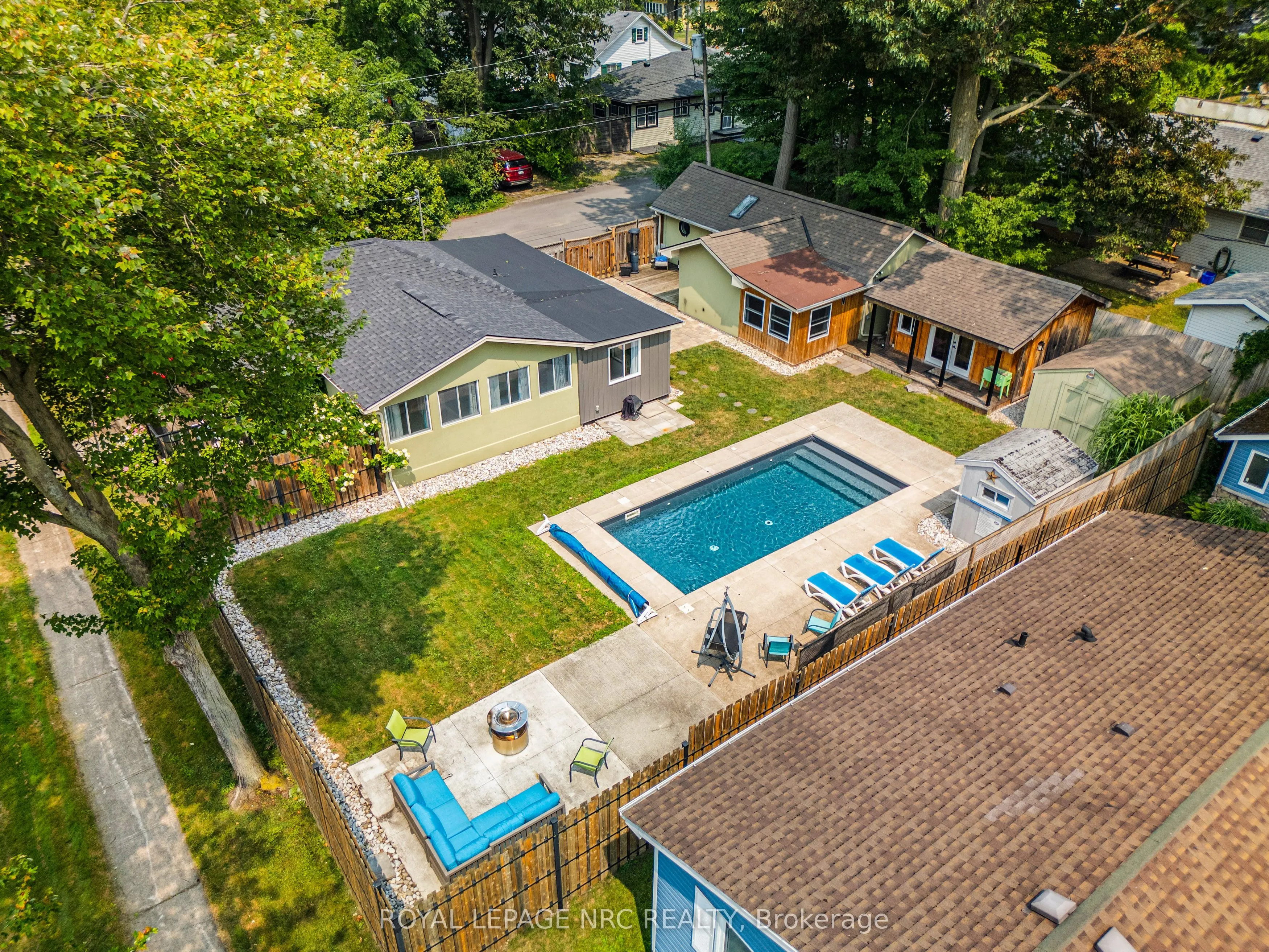372 Lakewood Avenue