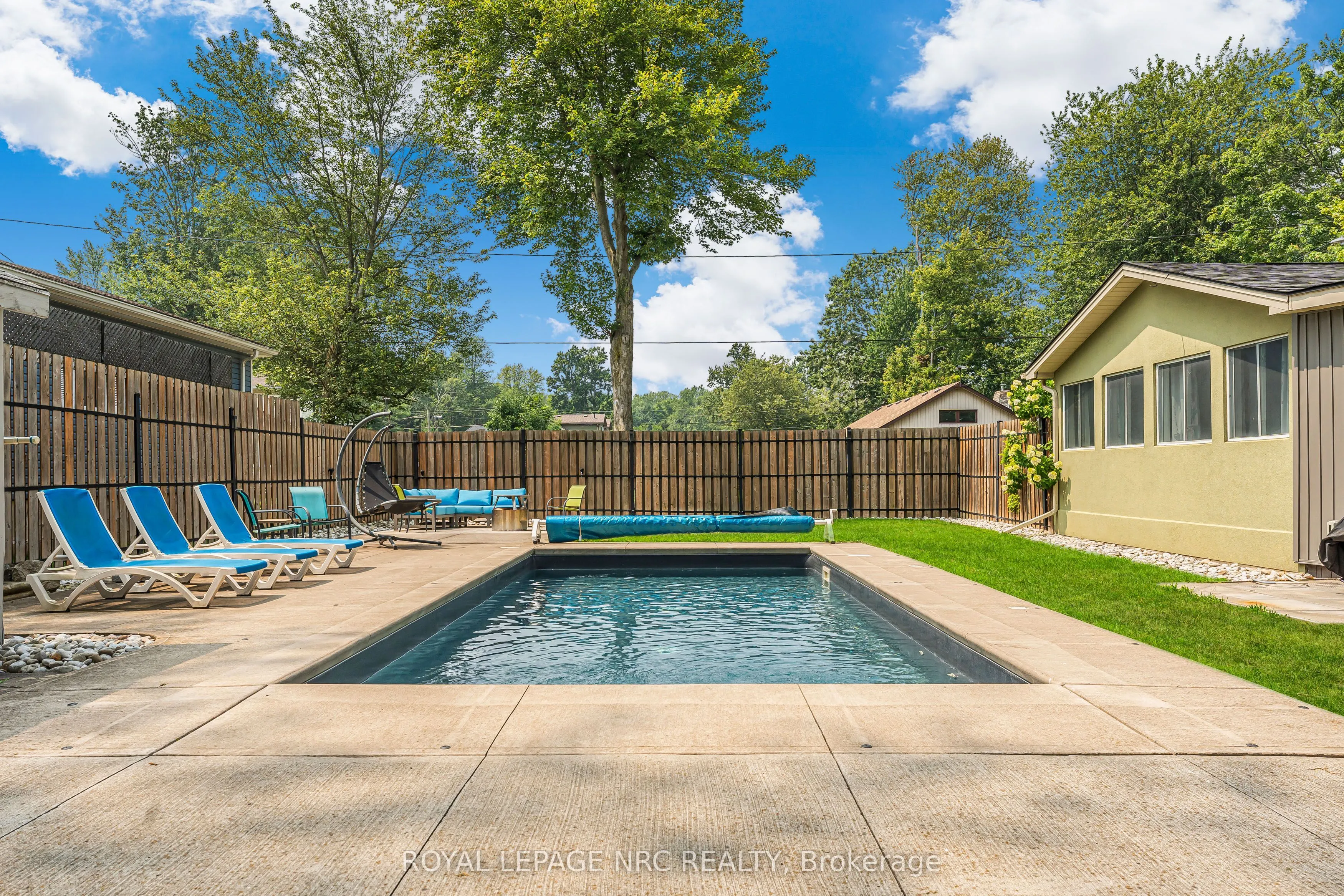 372 Lakewood Avenue