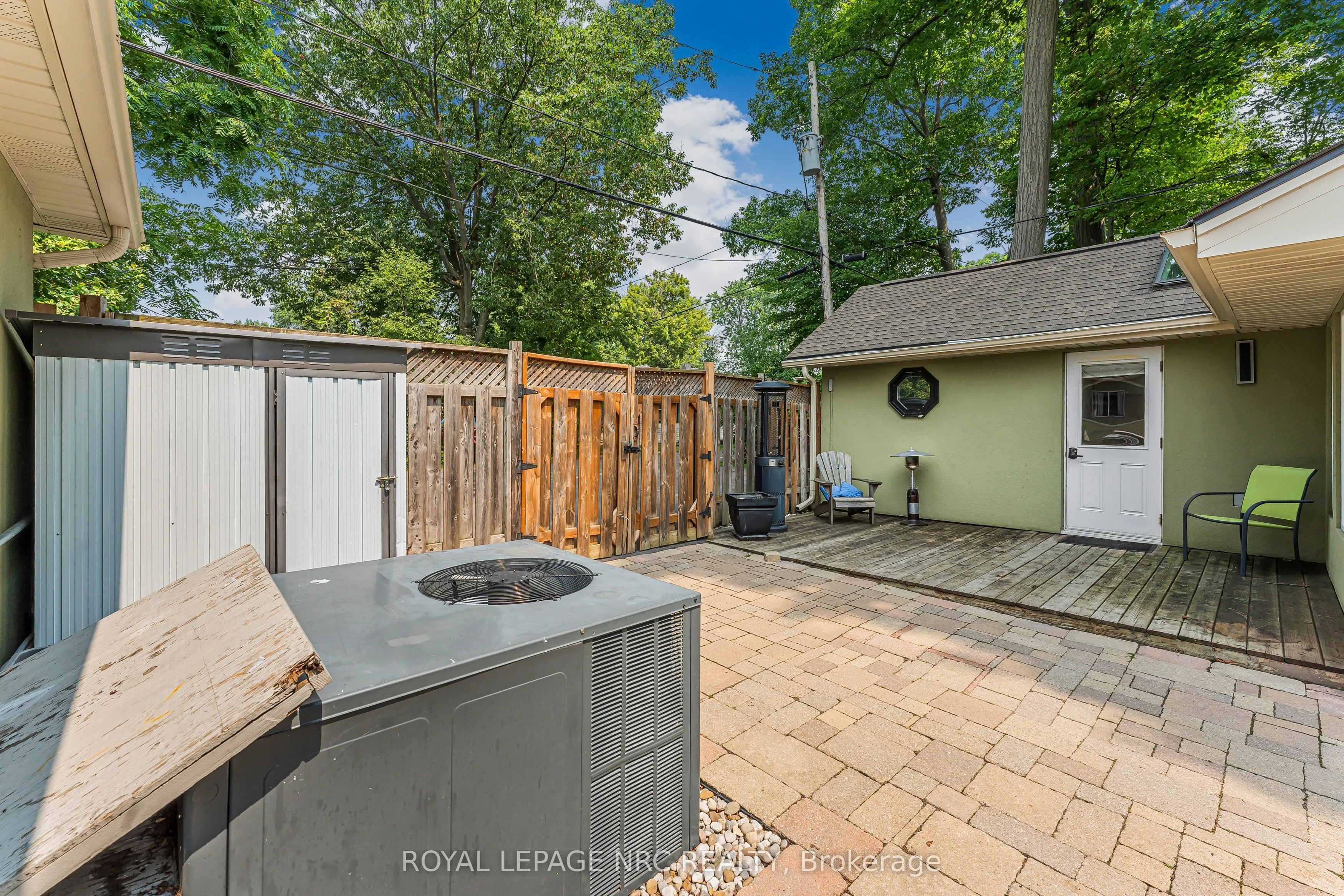 370 Lakewood Avenue