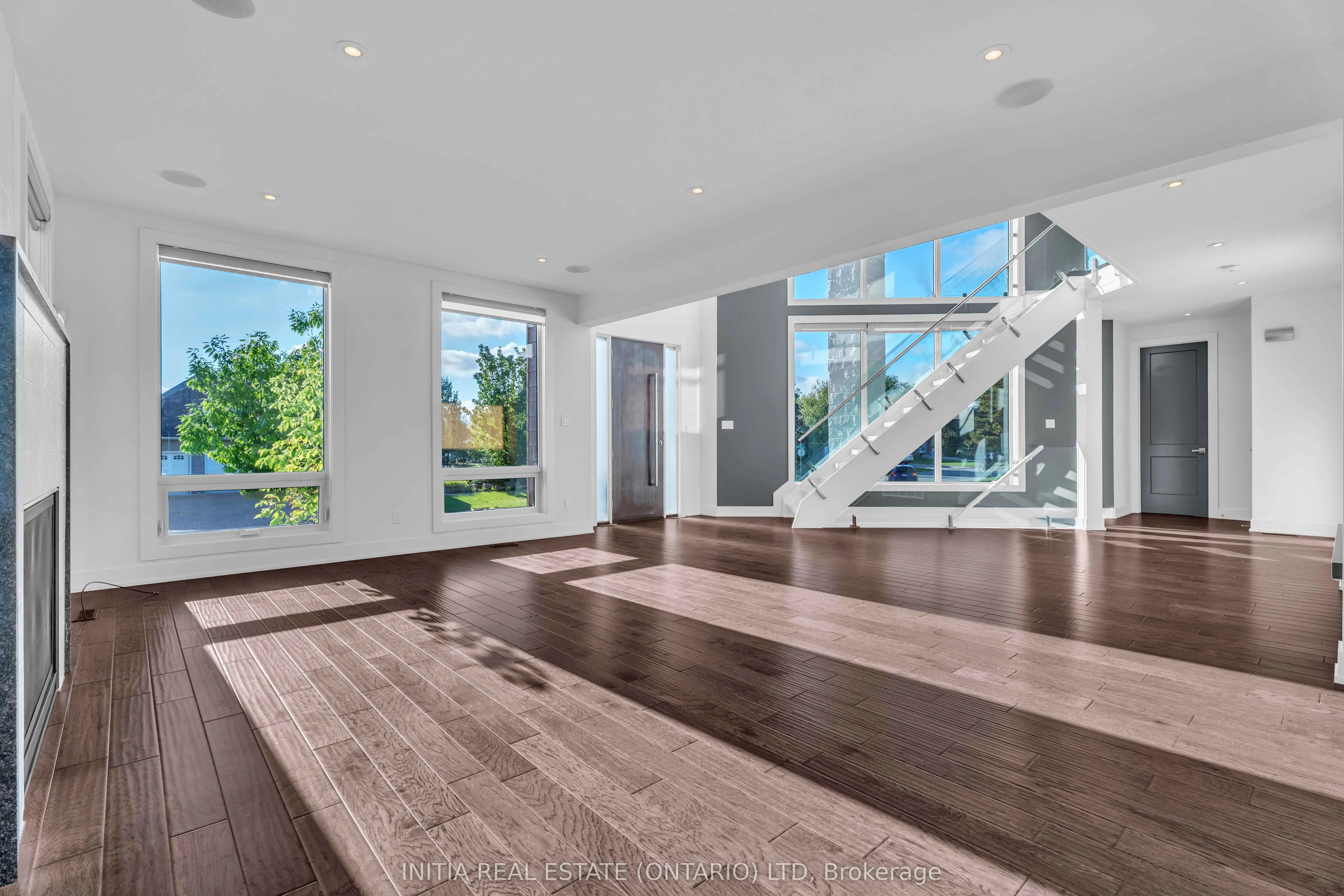 115 South Carriage Road