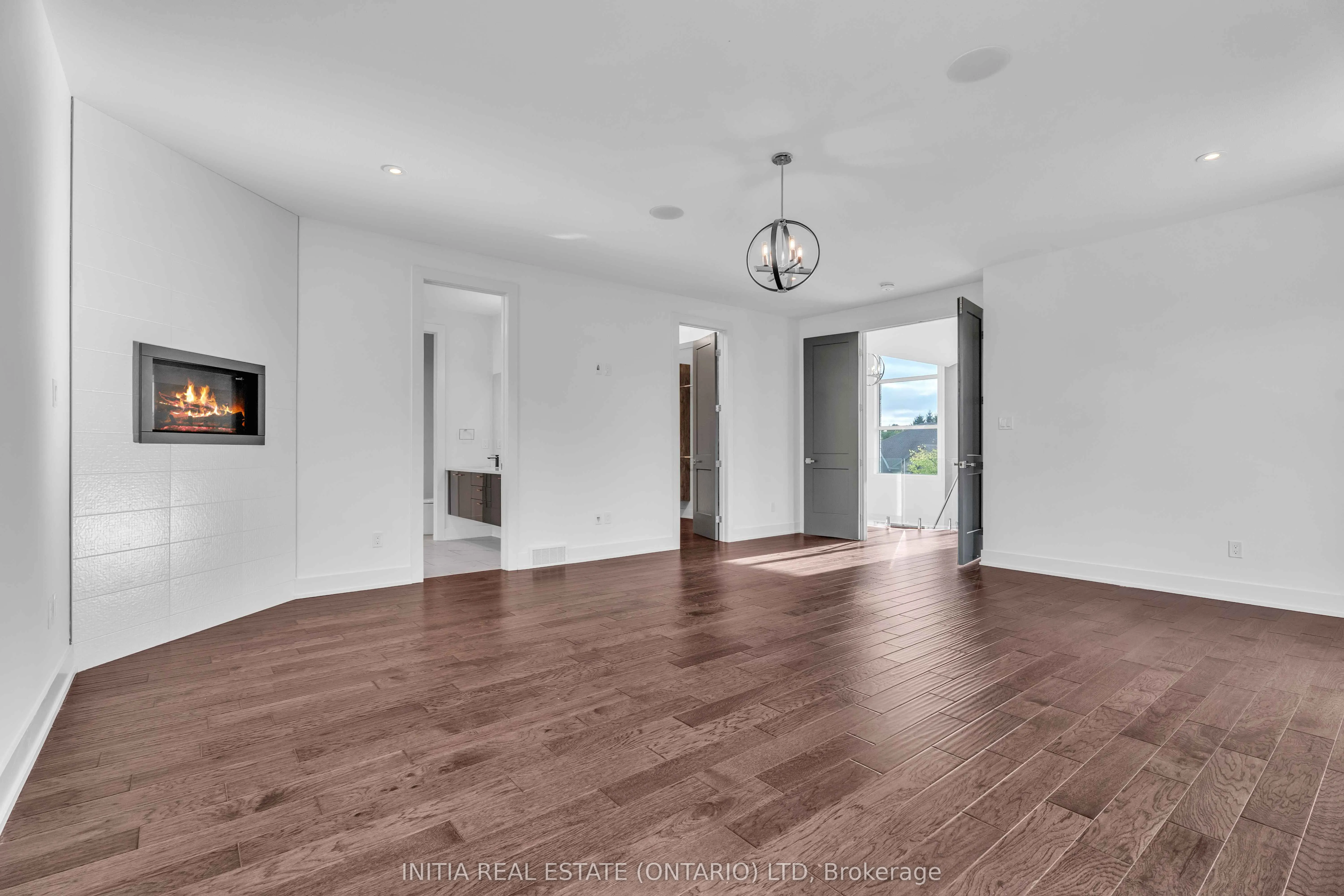 115 South Carriage Road