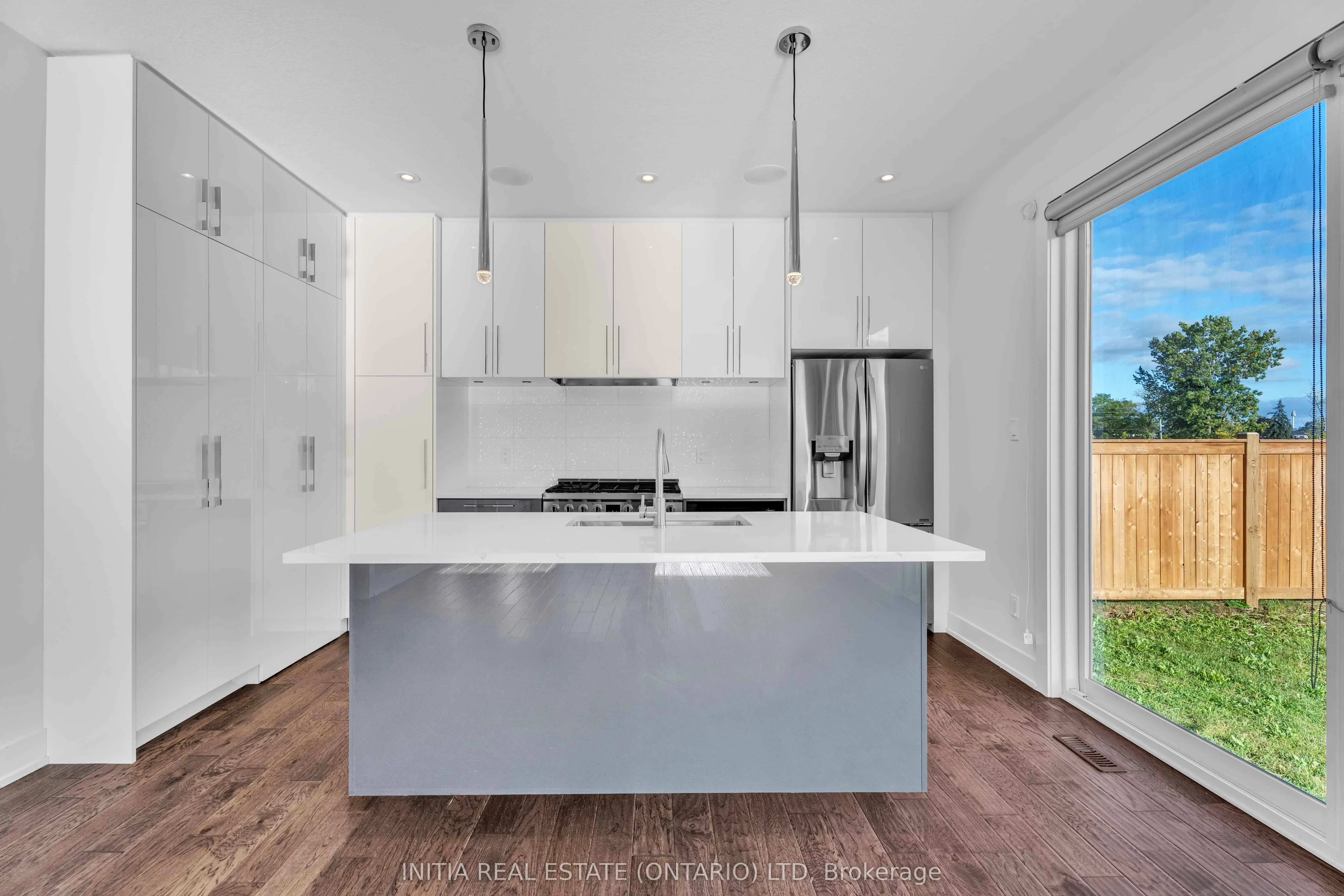 115 South Carriage Road