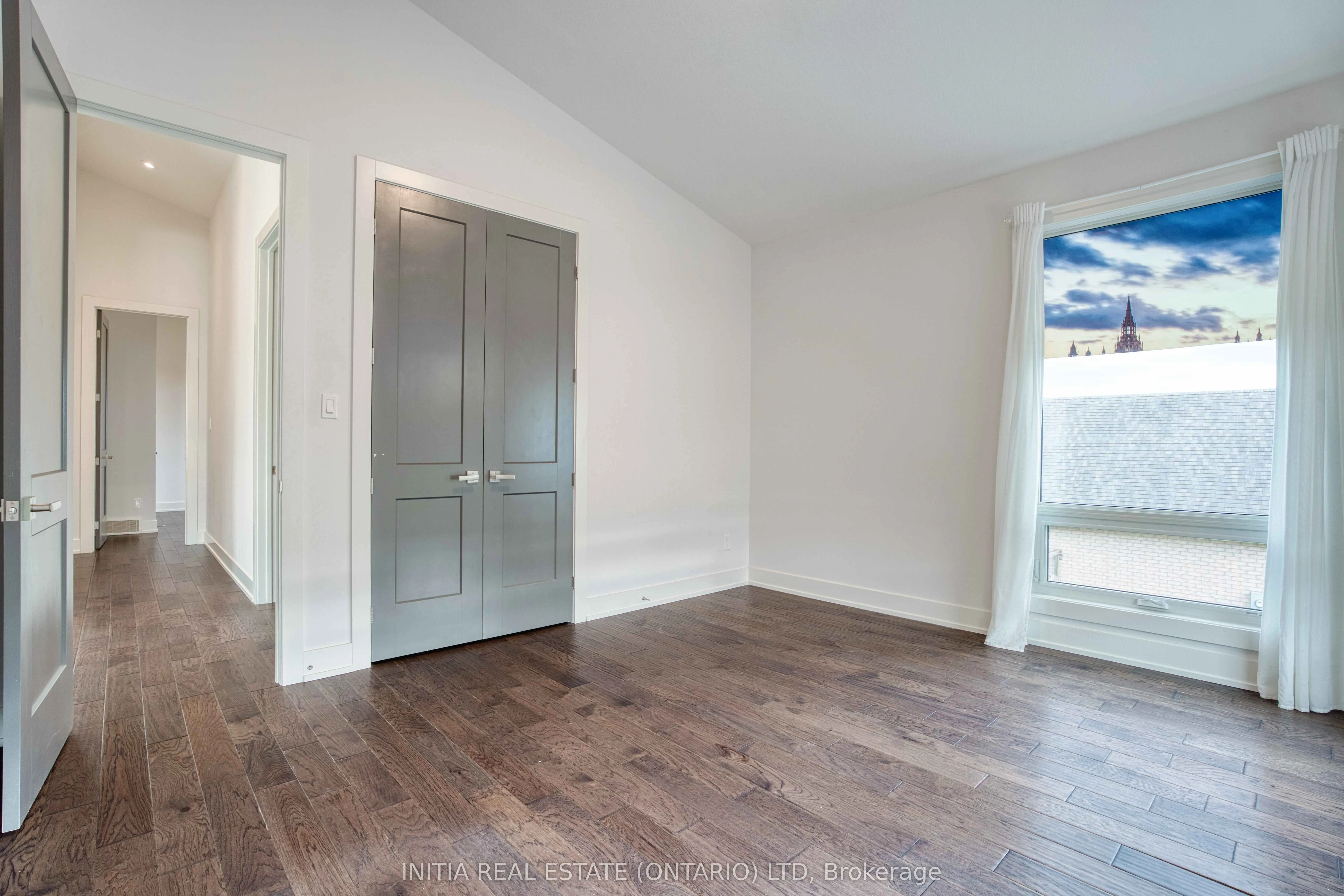 115 South Carriage Road