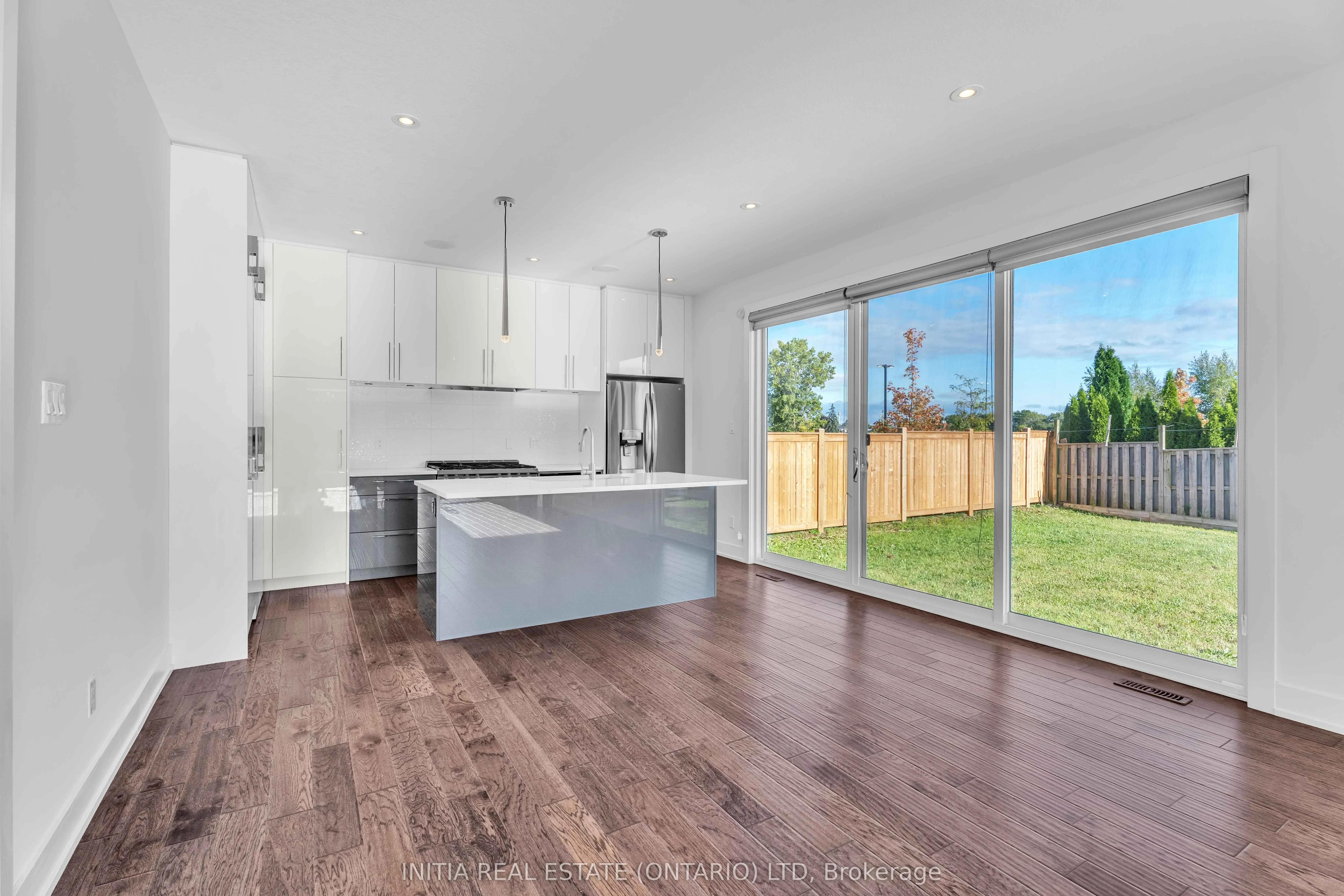 115 South Carriage Road