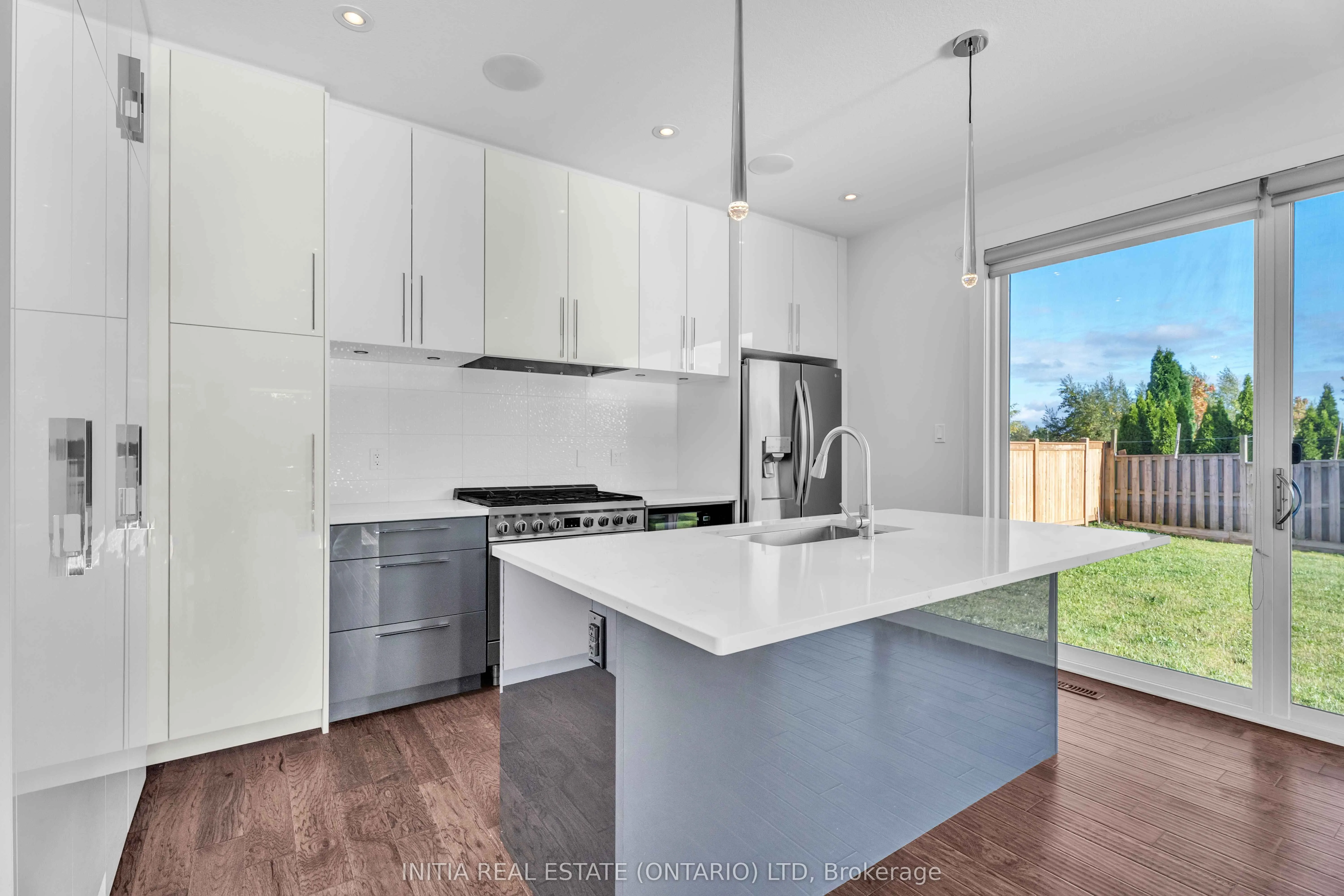 115 South Carriage Road