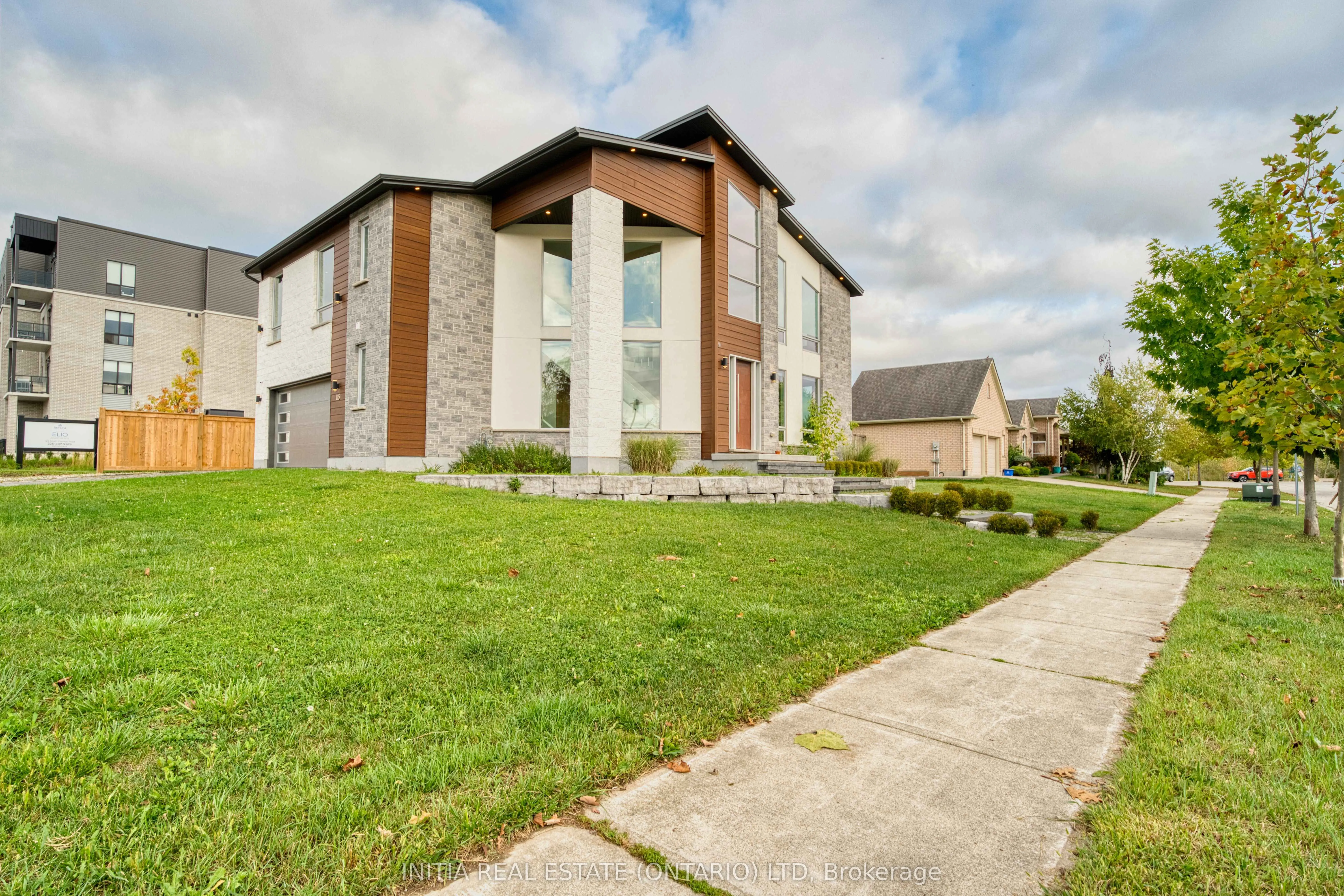 115 South Carriage Road