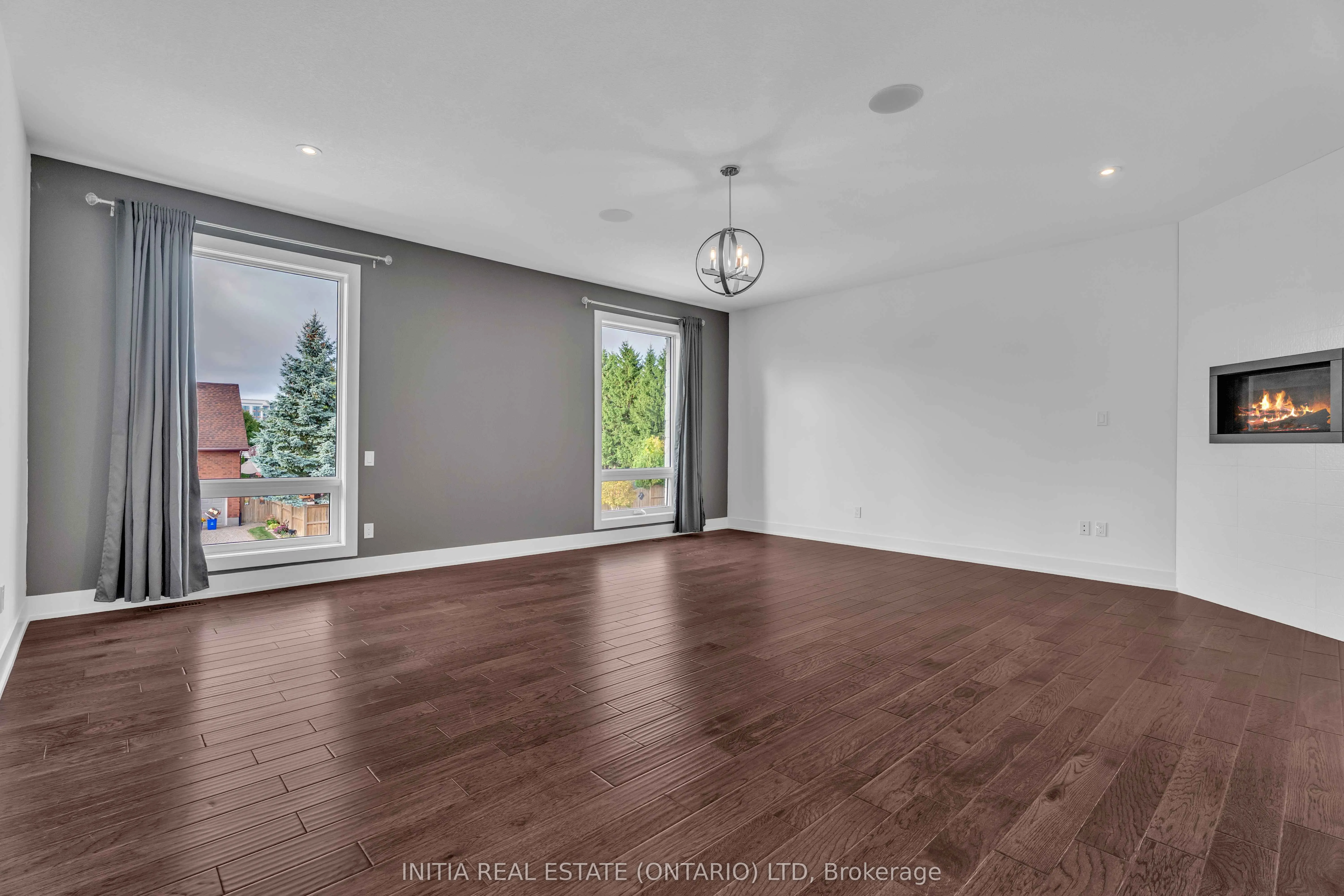 115 South Carriage Road