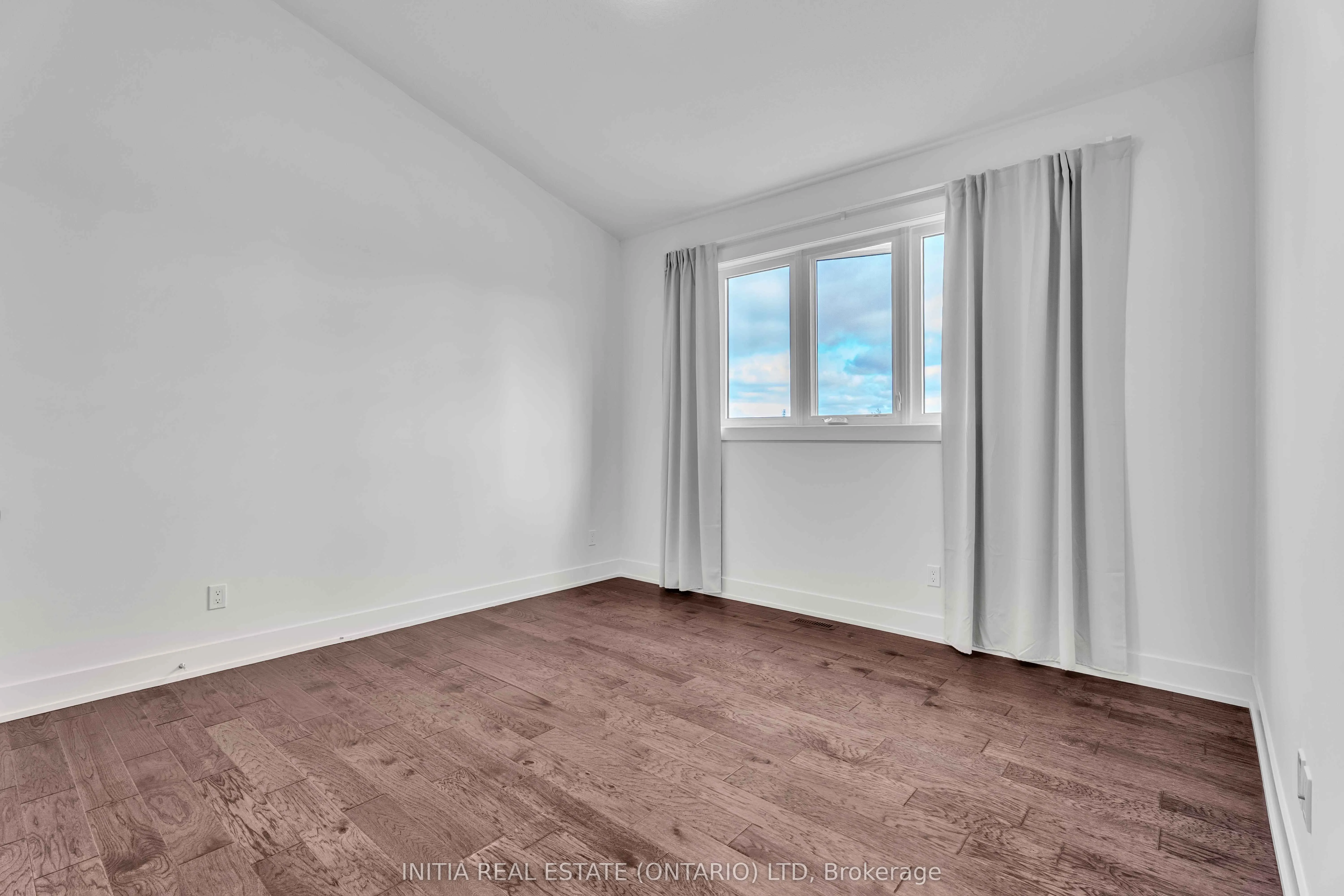 115 South Carriage Road