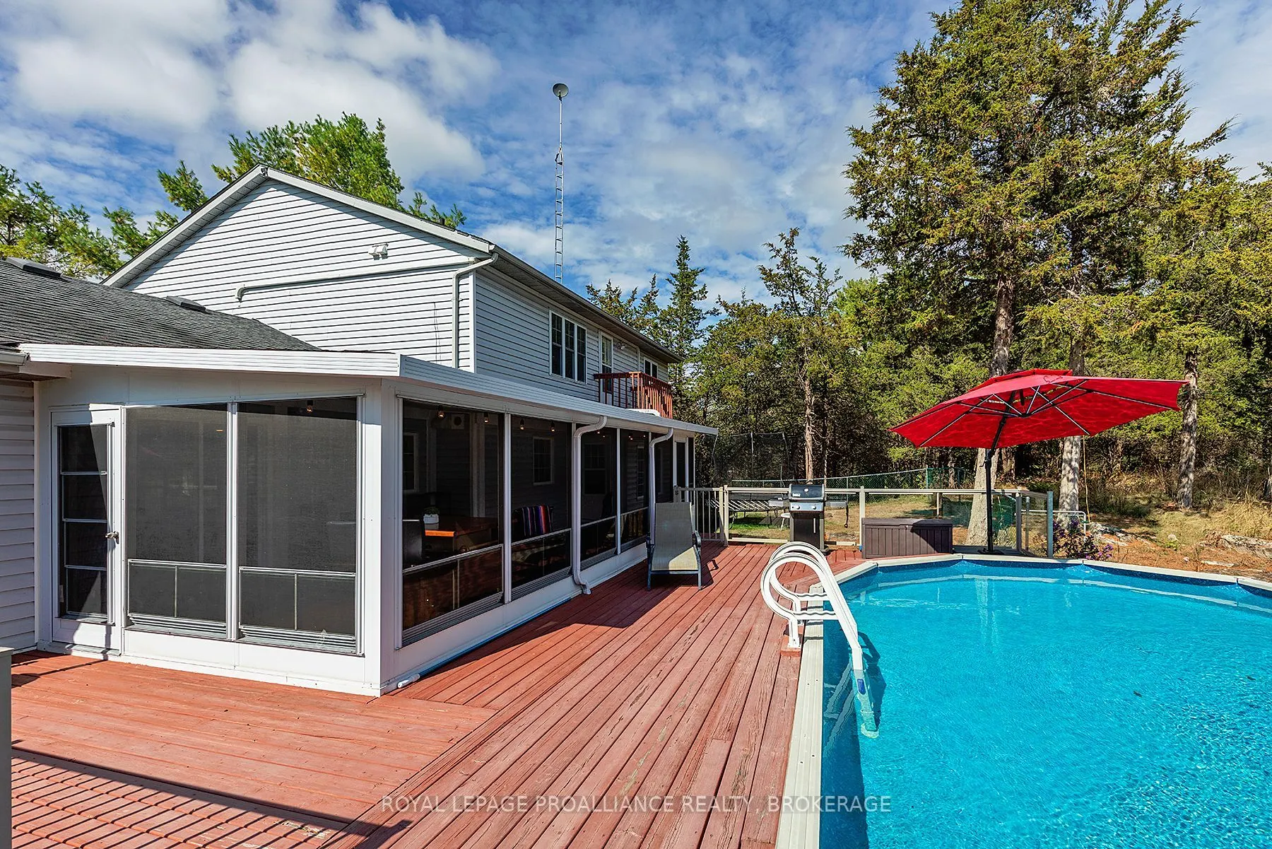 4890 North Shore Crescent