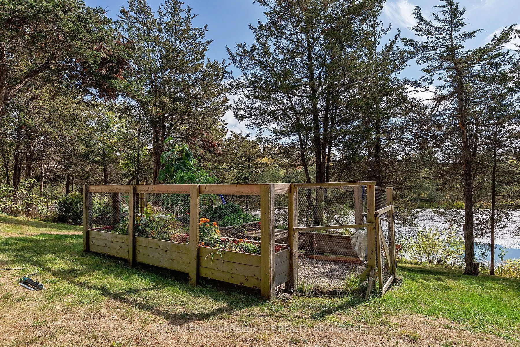 4890 North Shore Crescent