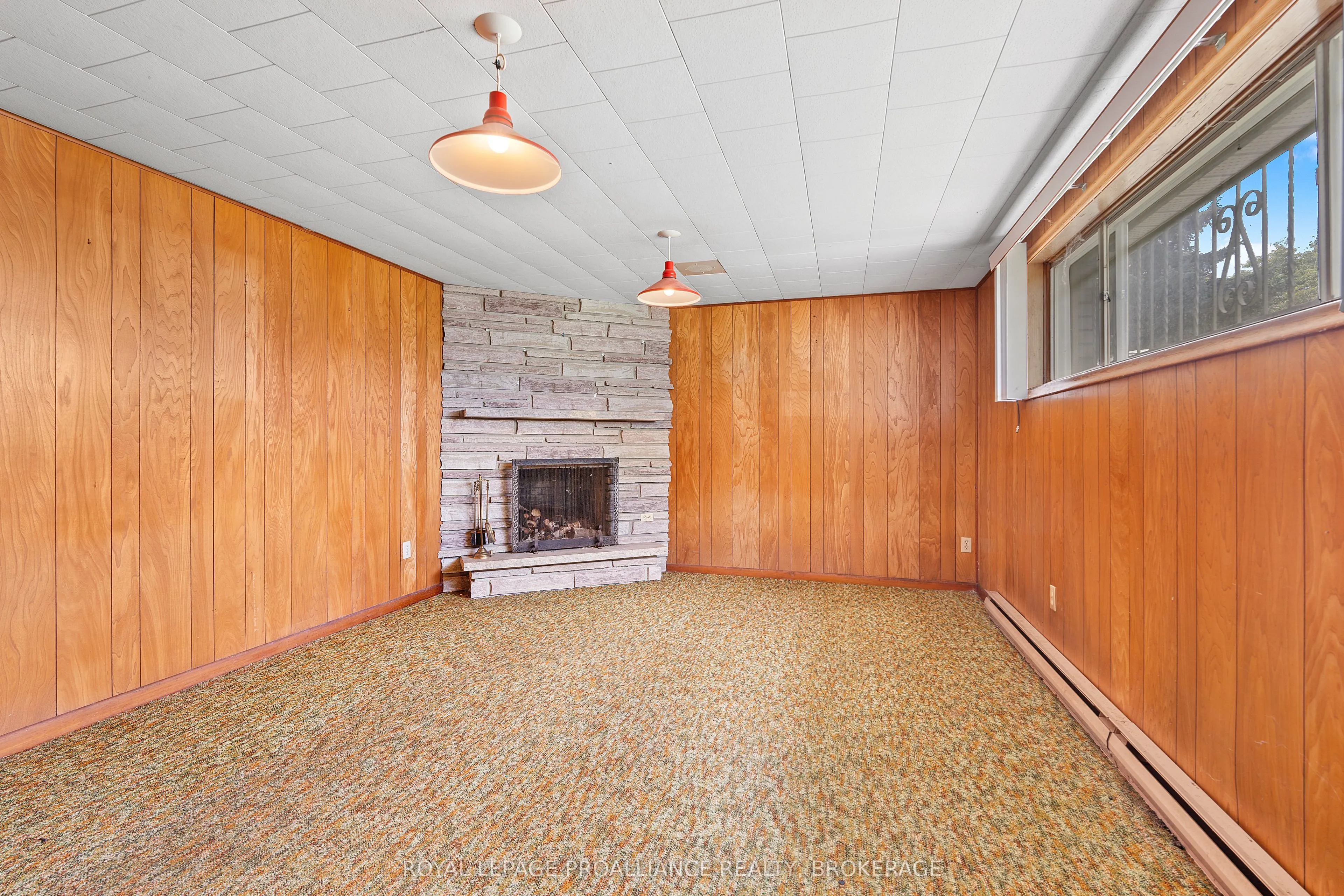 327 Avenue Road