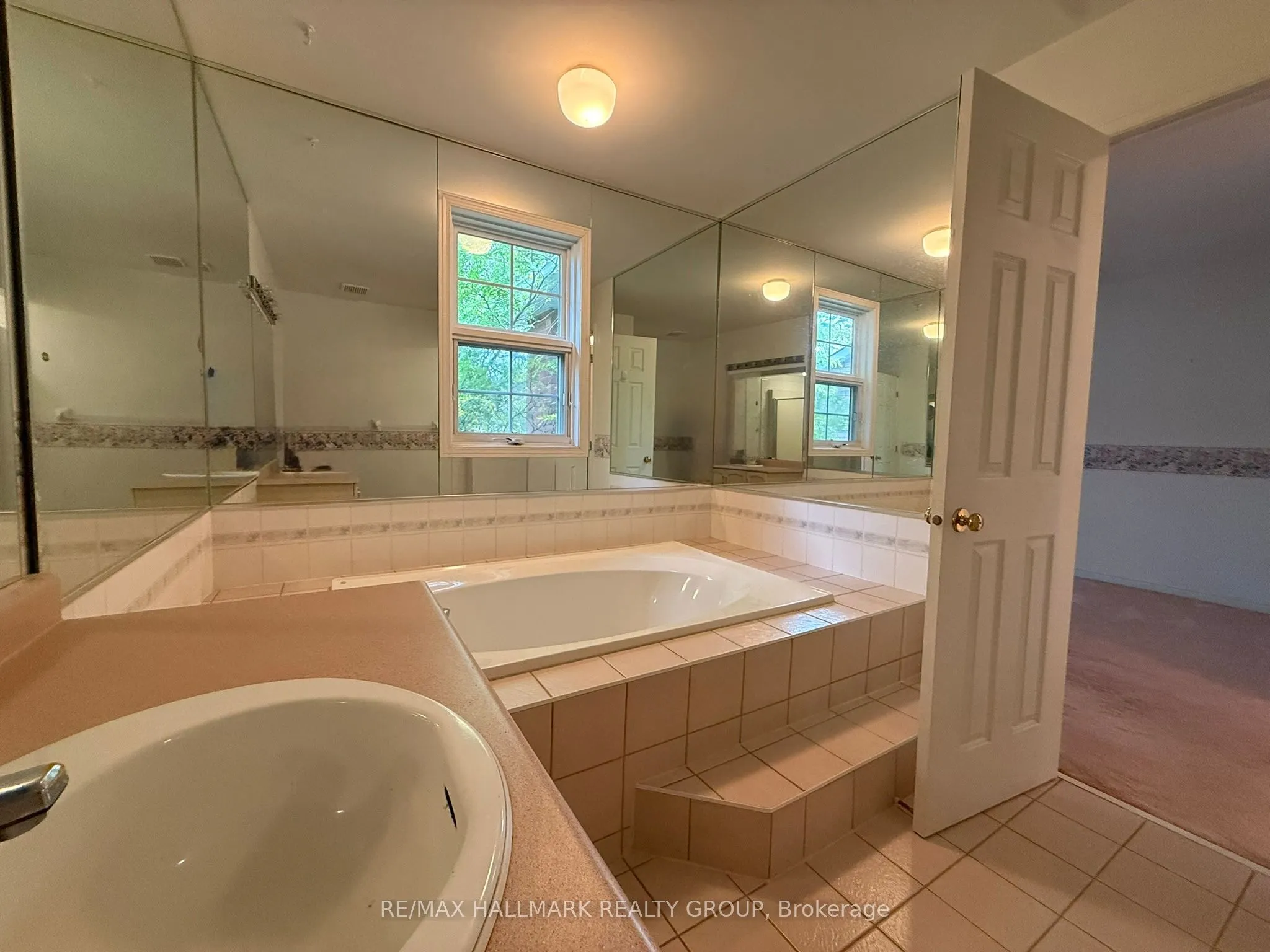 195 Blackdome Crescent