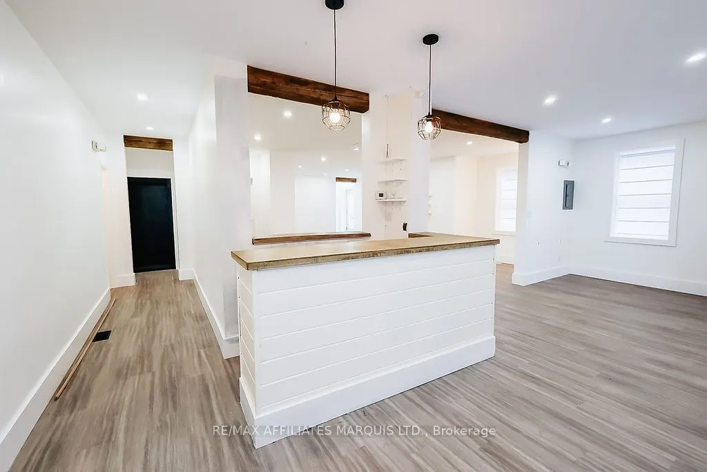 188 Military Road S