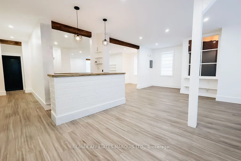 188 Military Road S