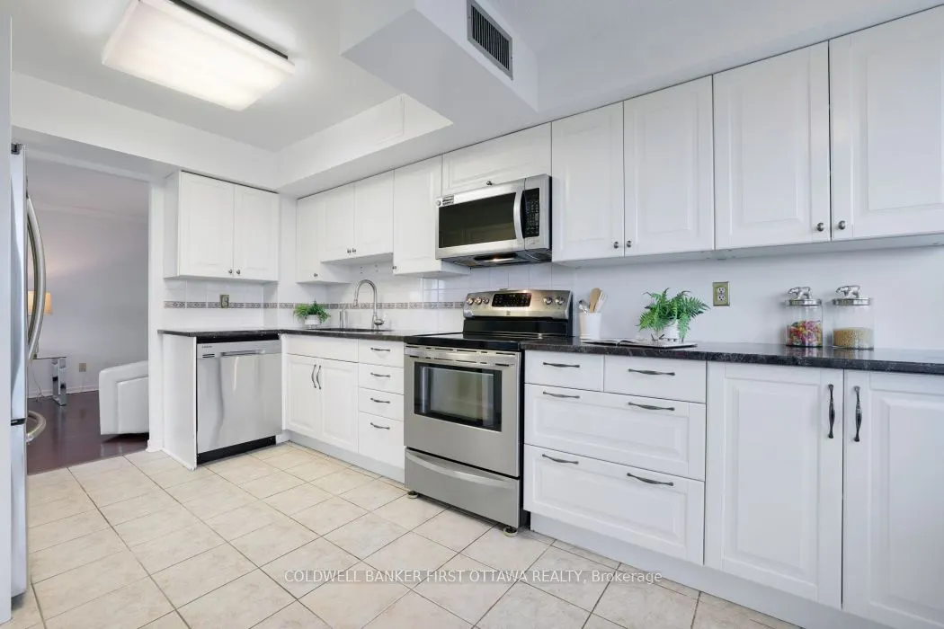 1500 Riverside Drive, #807