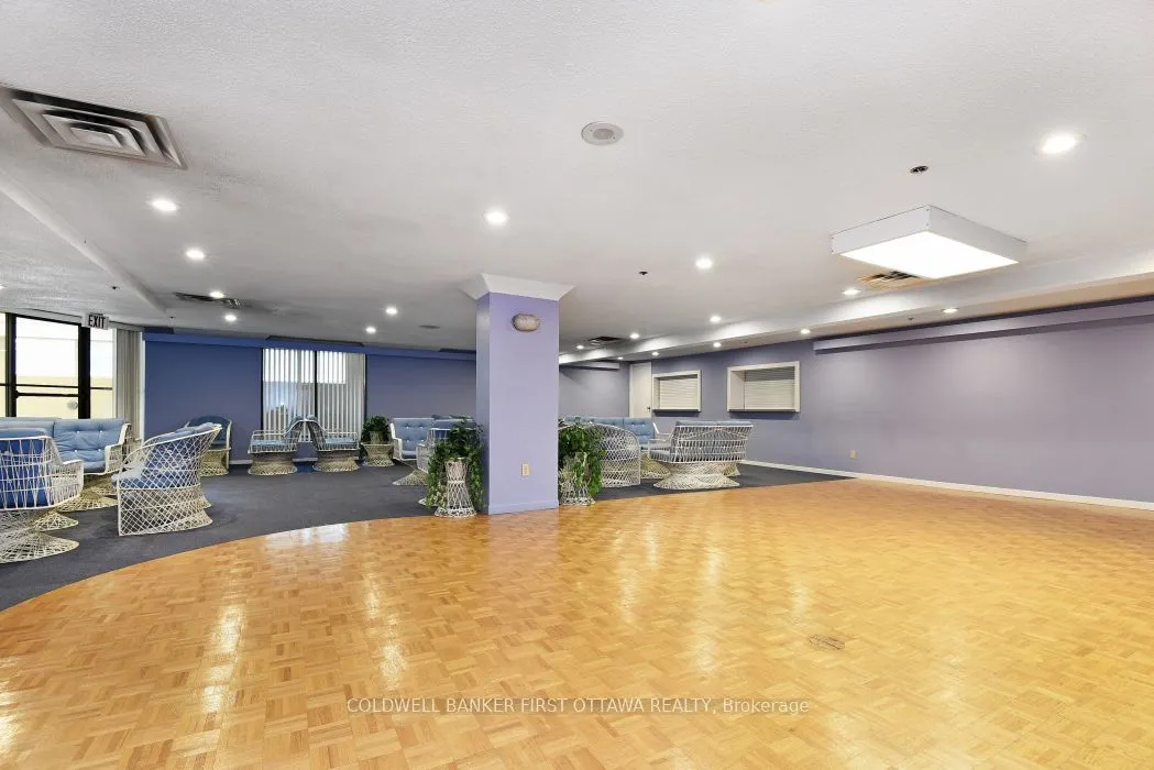 1500 Riverside Drive, #807