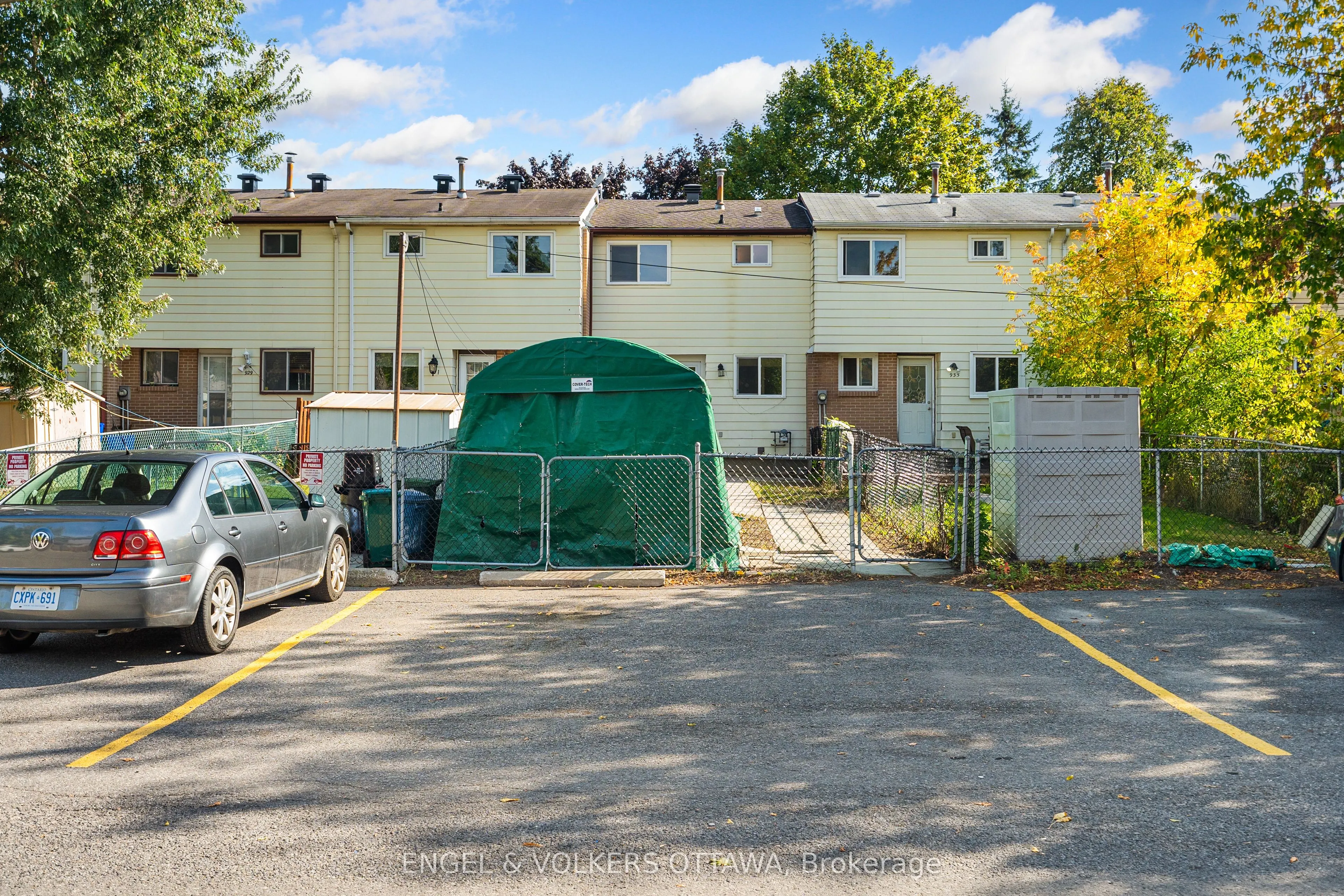 933 Greenbriar Avenue