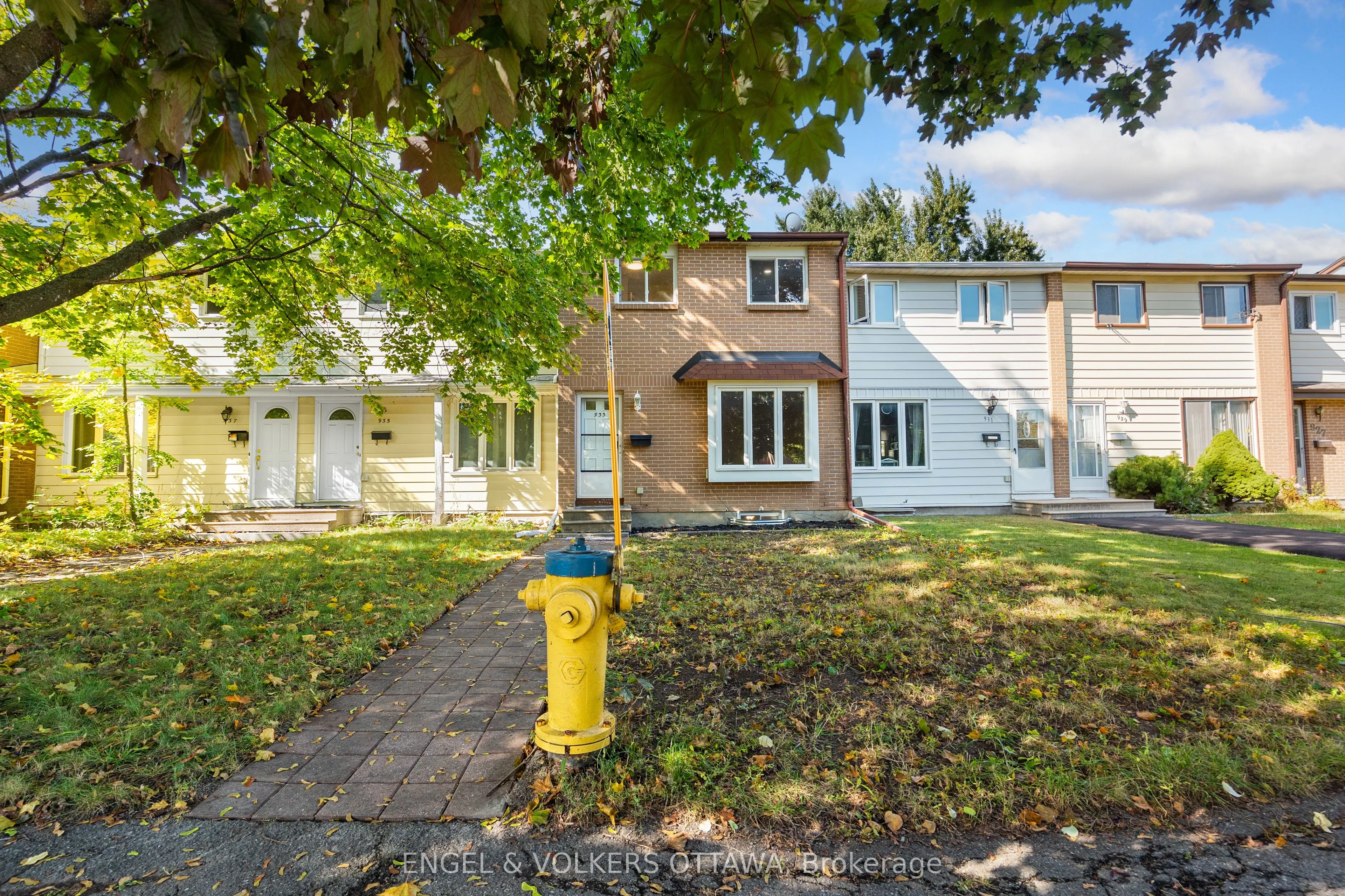933 Greenbriar Avenue