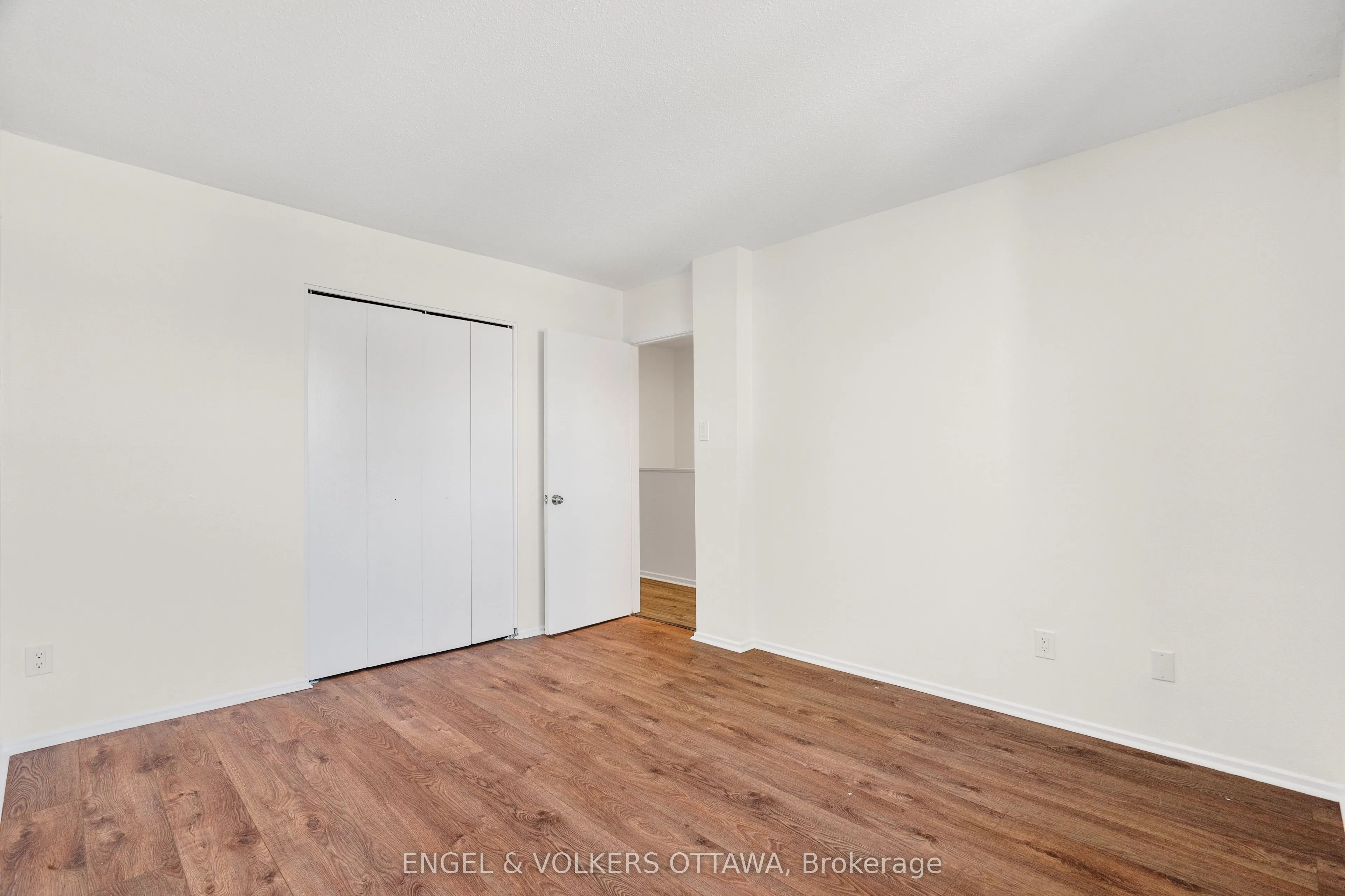 933 Greenbriar Avenue