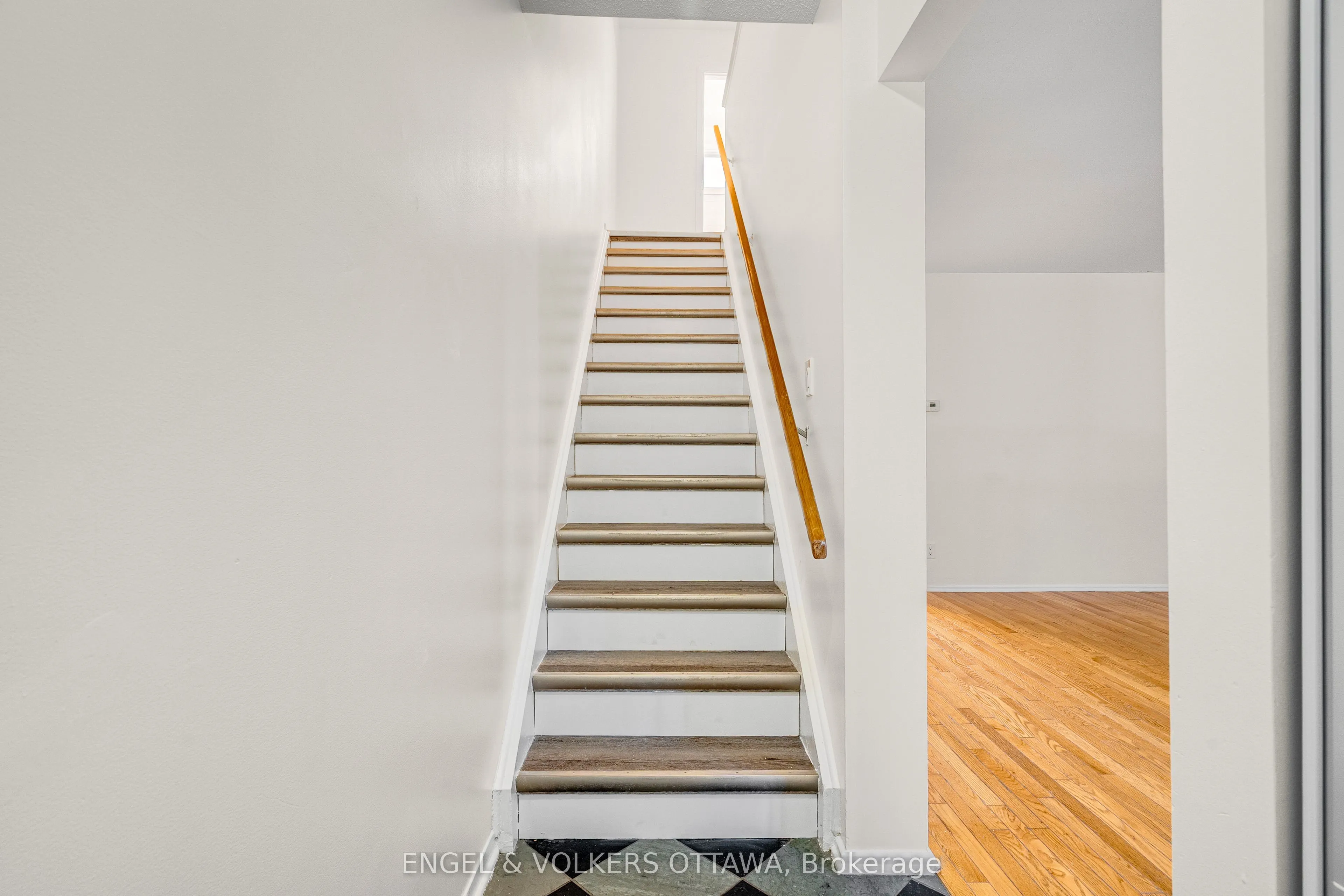 933 Greenbriar Avenue