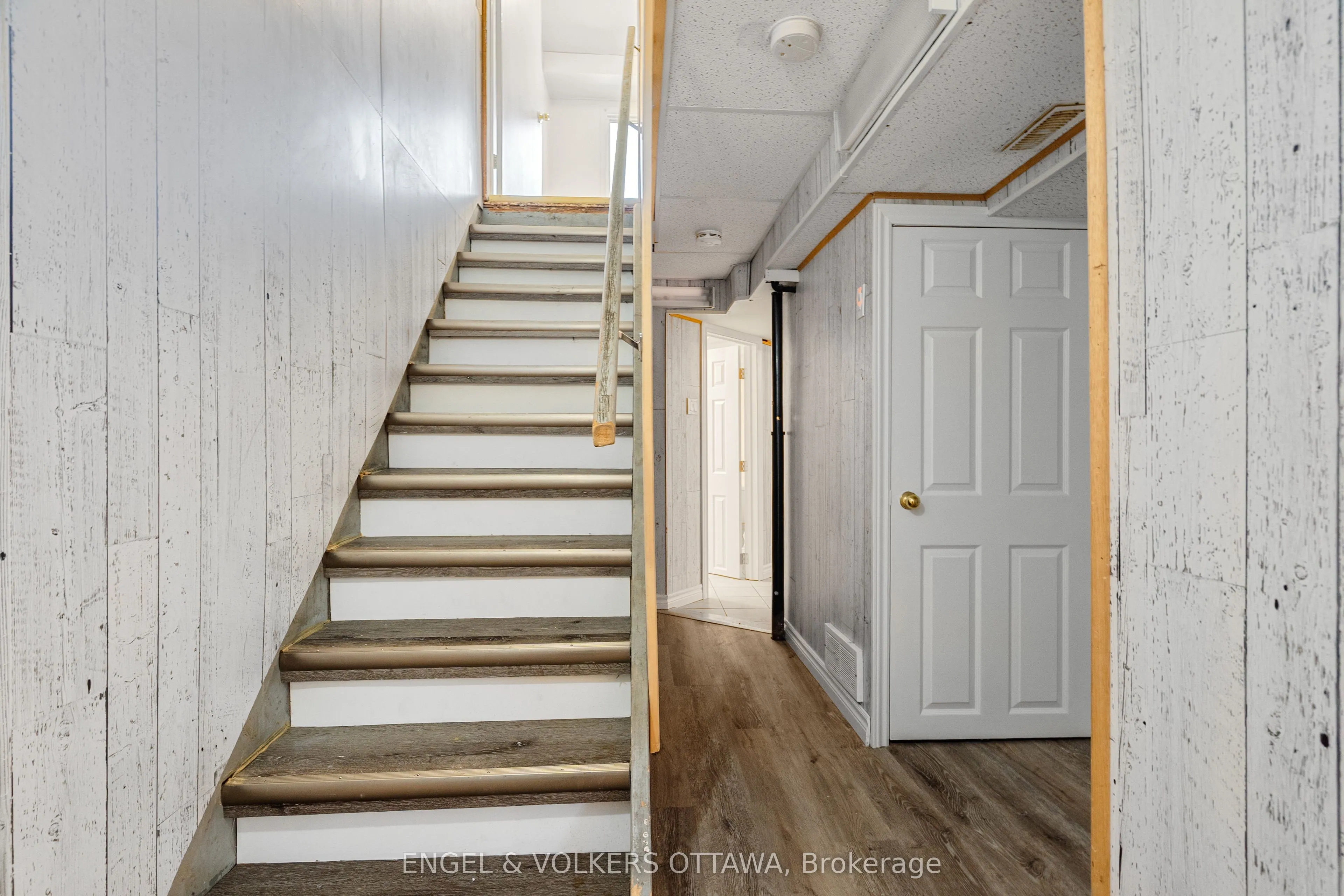 933 Greenbriar Avenue