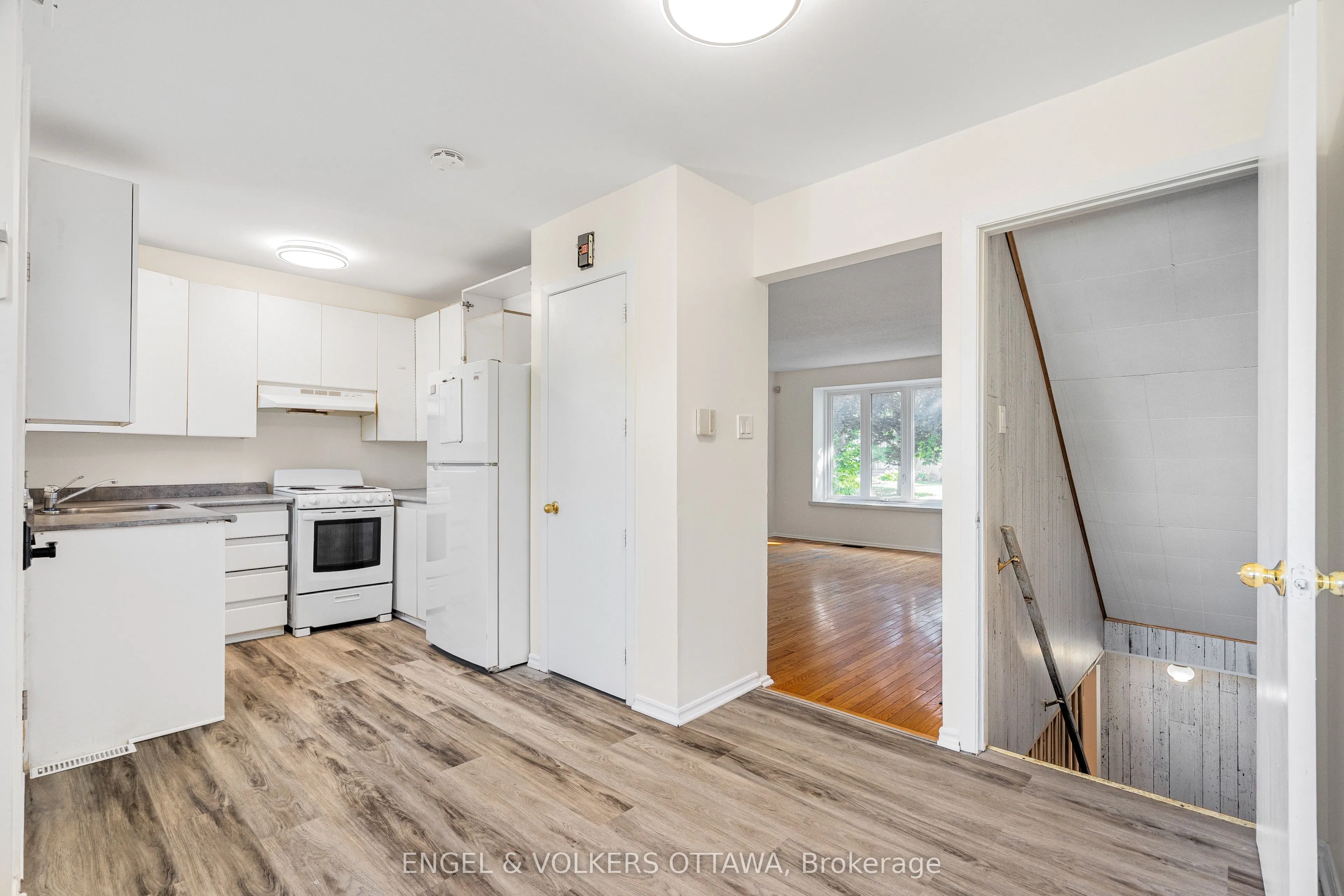 933 Greenbriar Avenue