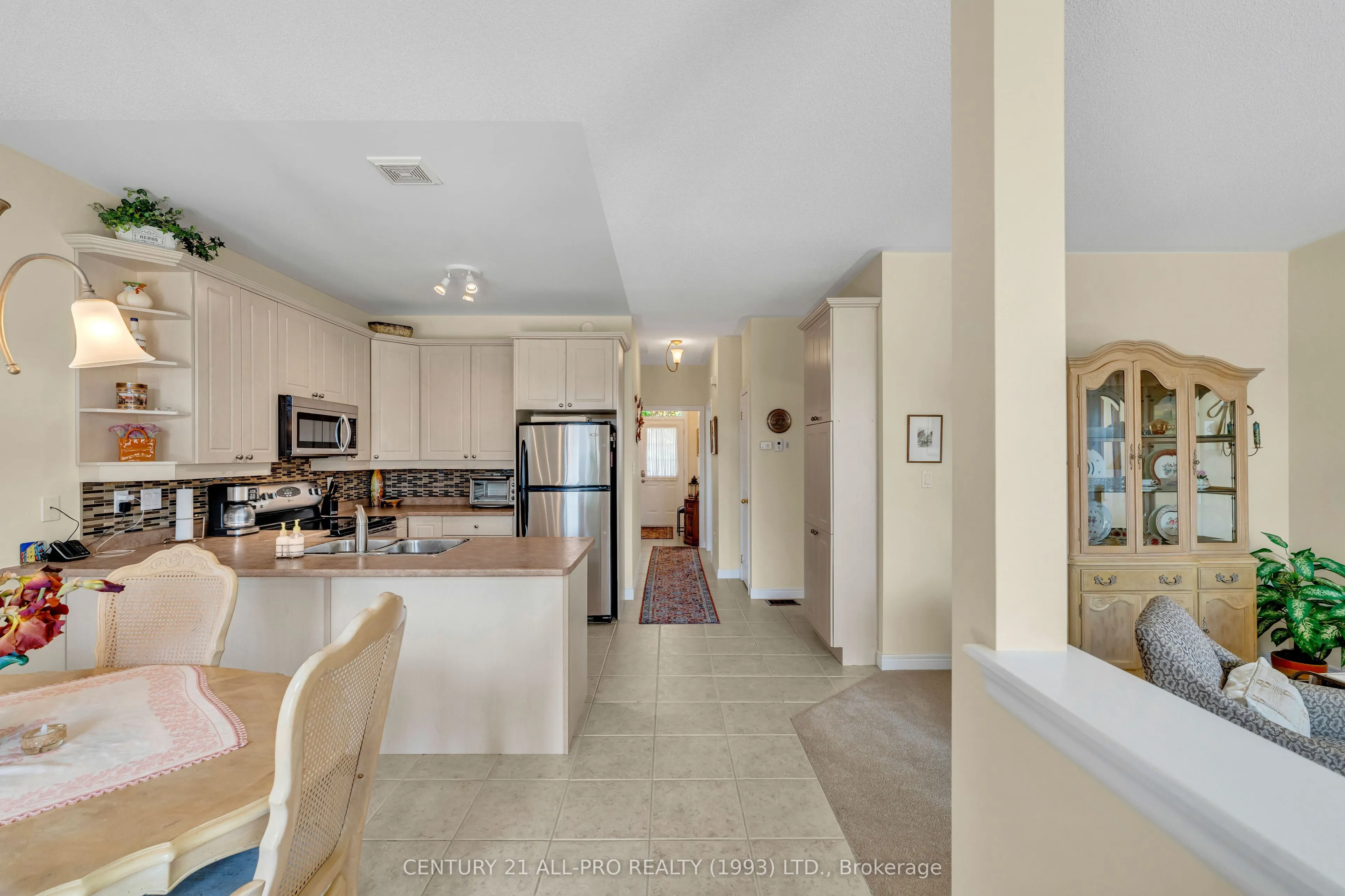 745 Prince Of Wales Drive