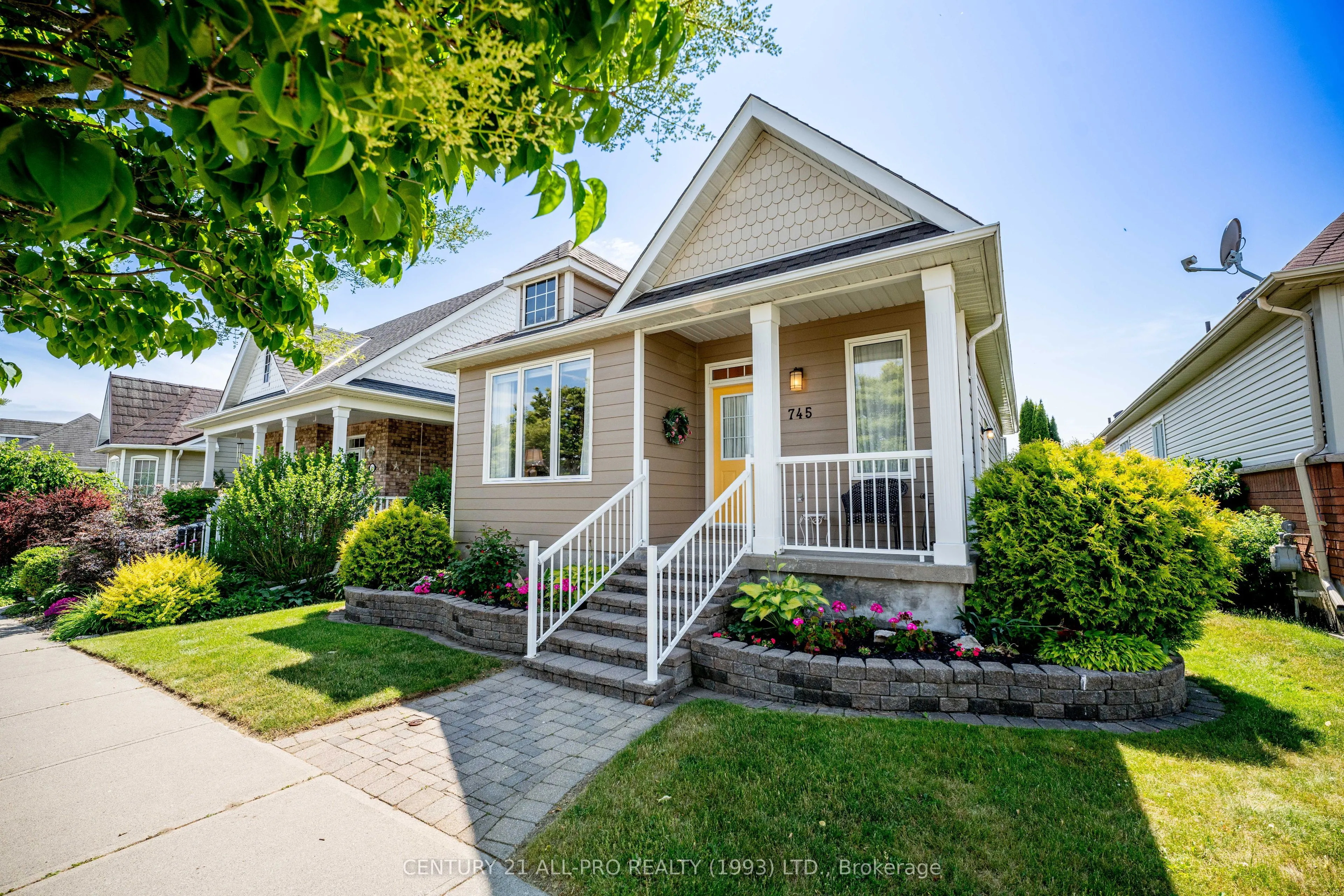 745 Prince Of Wales Drive