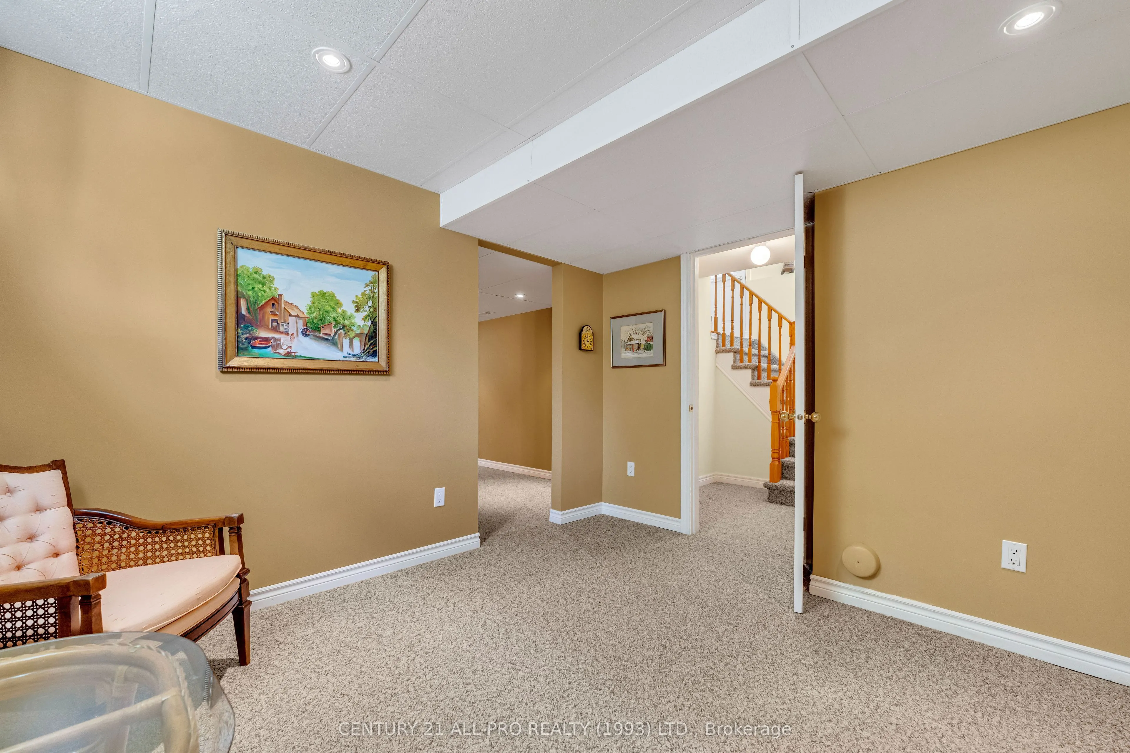 745 Prince Of Wales Drive