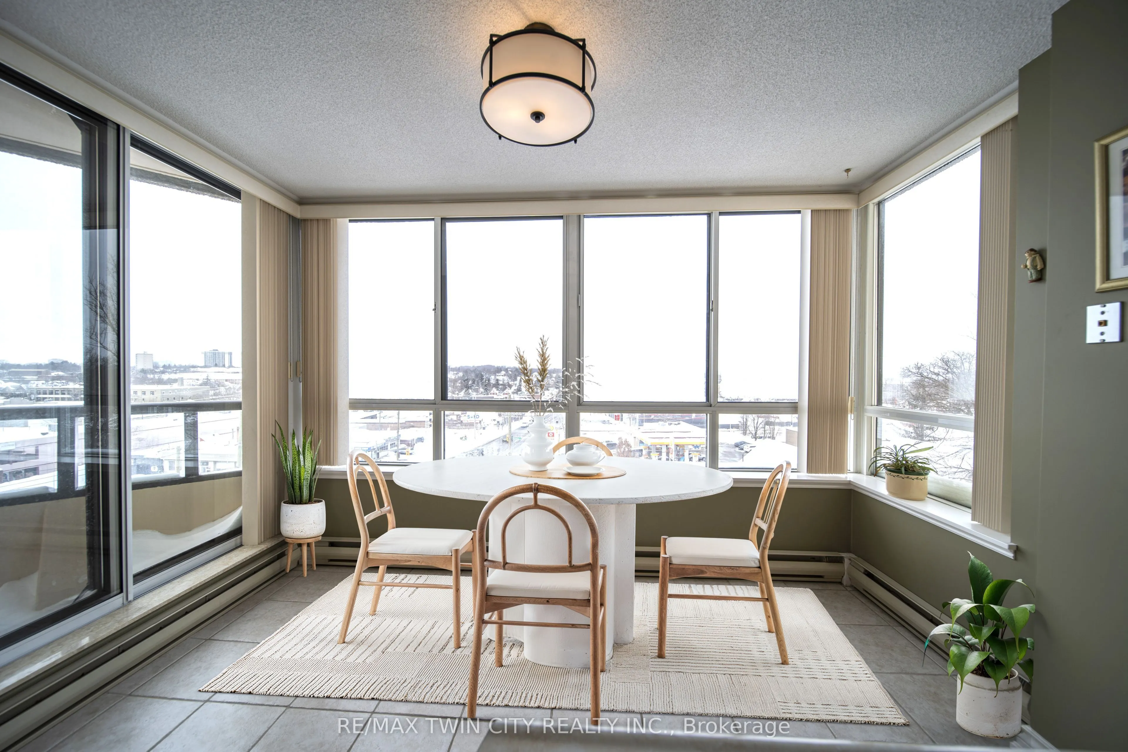 2 Lancaster Street E, #504