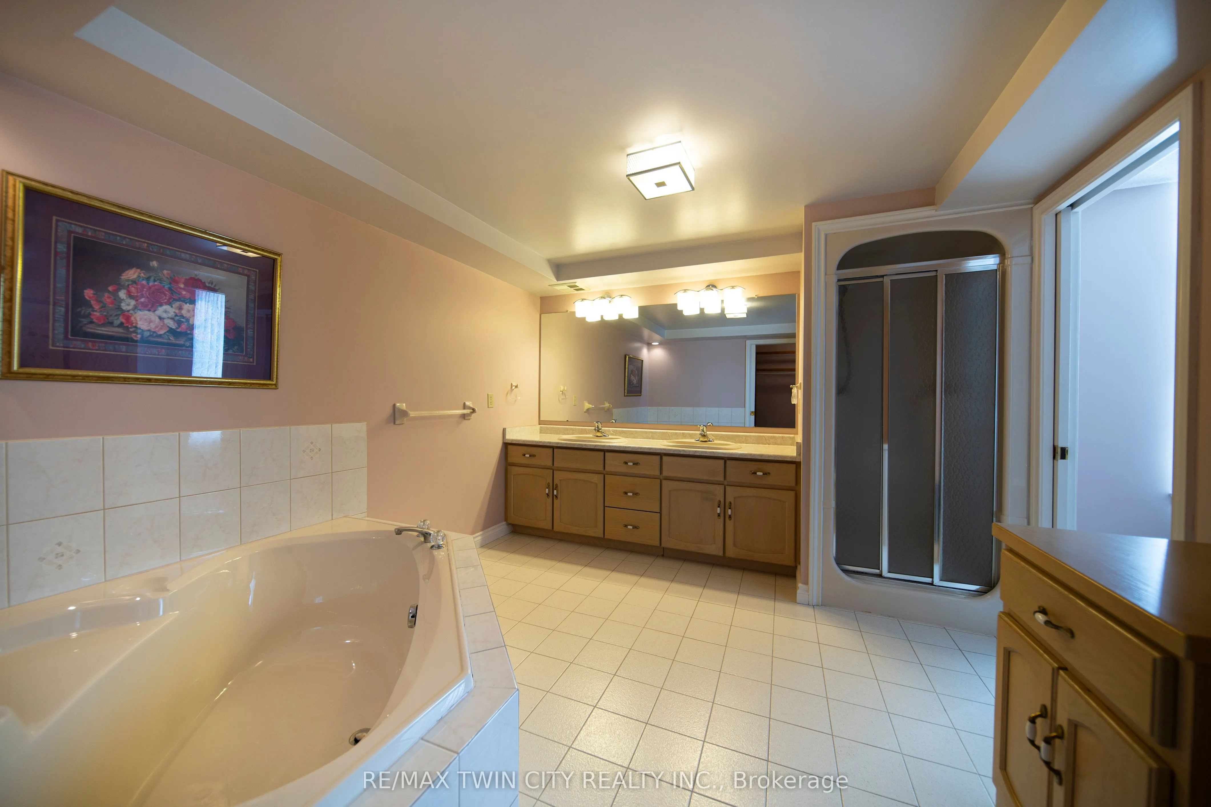 2 Lancaster Street E, #504