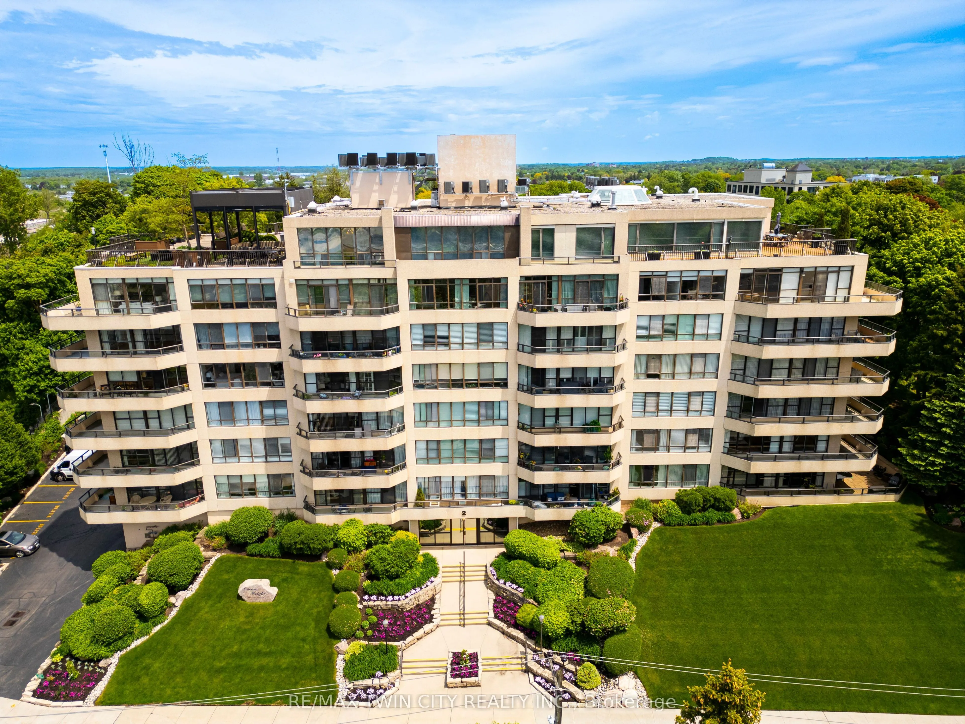 2 Lancaster Street E, #504