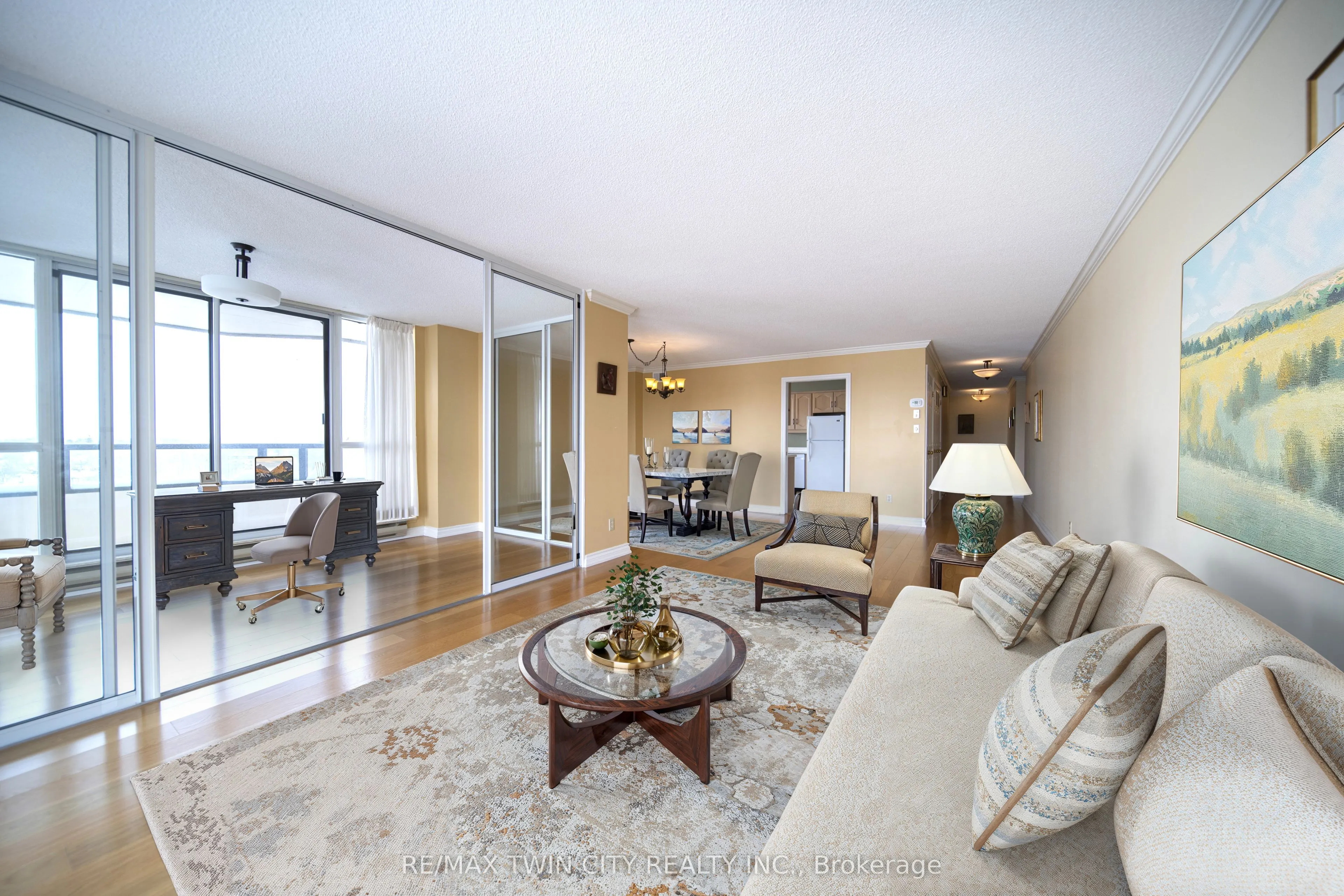 2 Lancaster Street E, #504