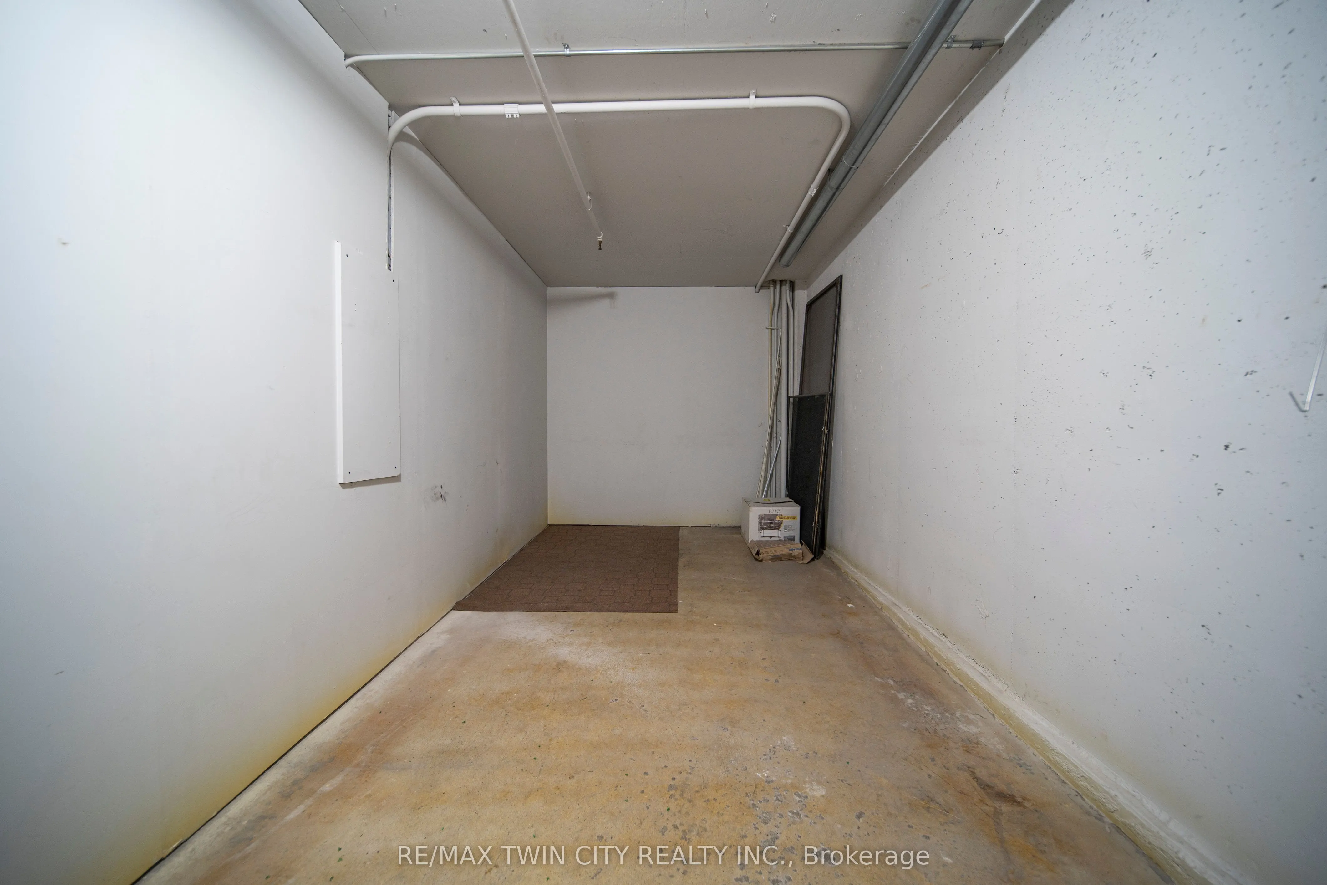 2 Lancaster Street E, #504